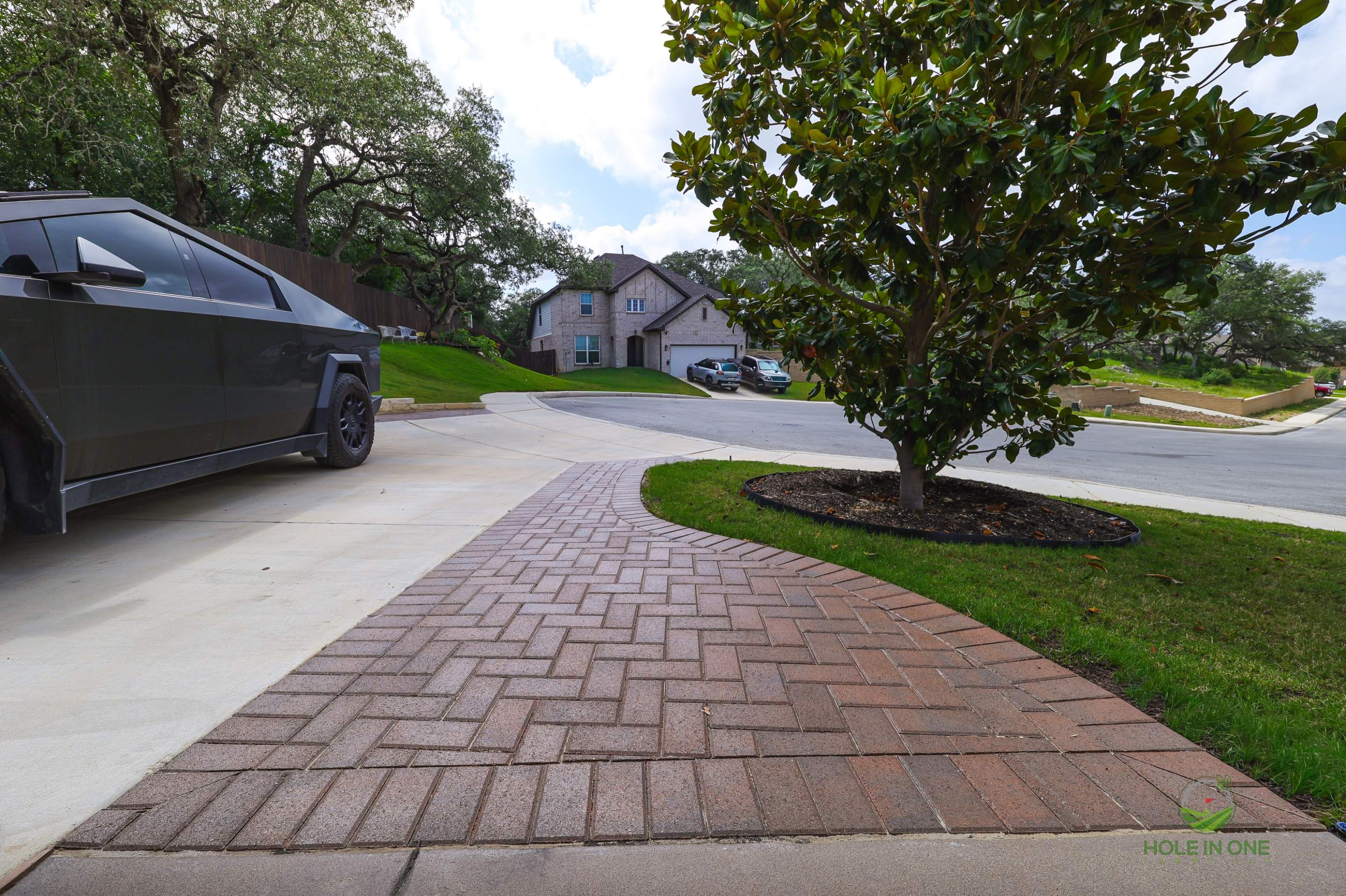 Mustang Oaks, San Antonio TX by Hole In One Lawns, LLC