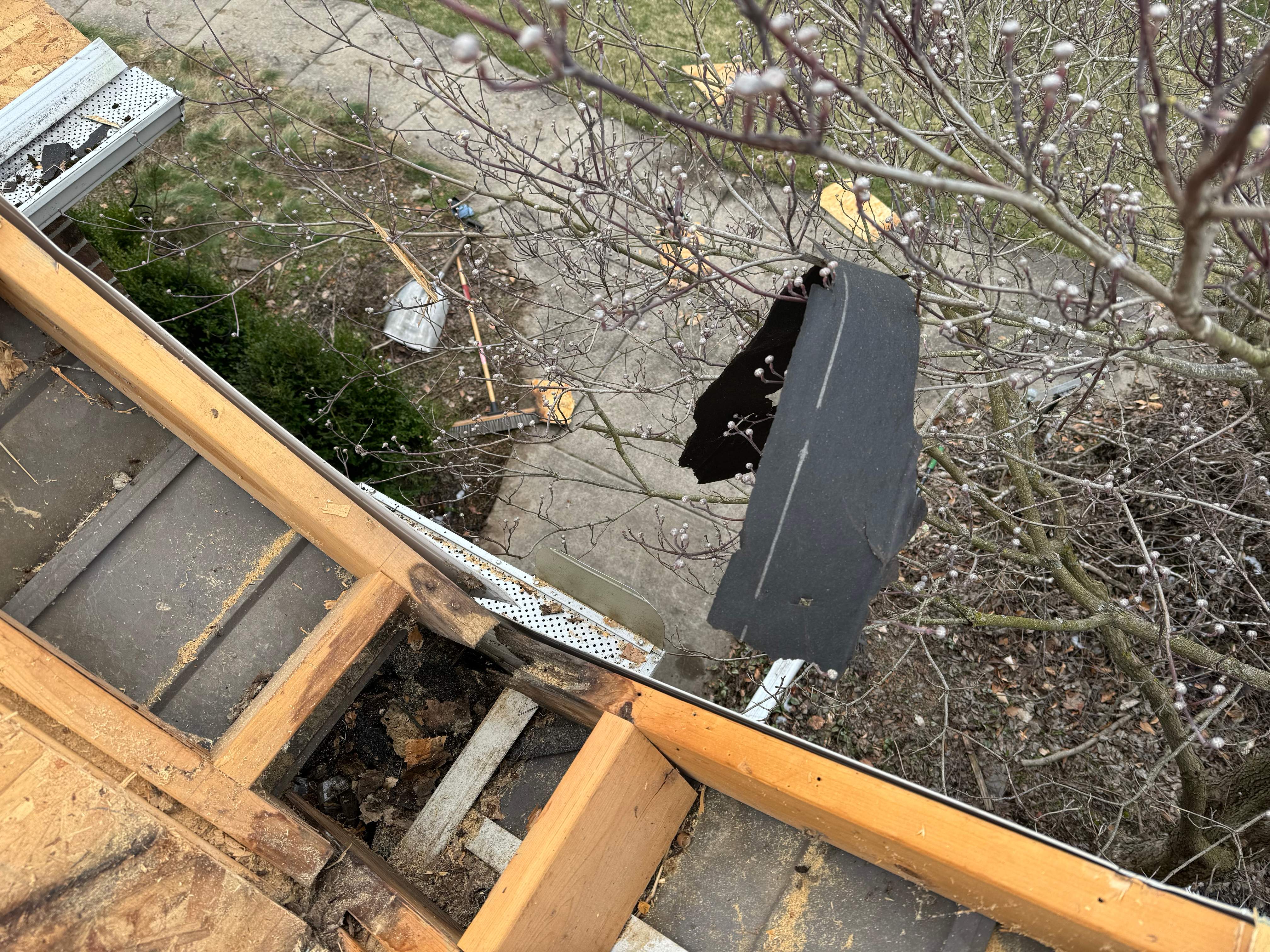 Residential Roofing Installation using Certainteed Landmark ClimateFlex by GRACCO