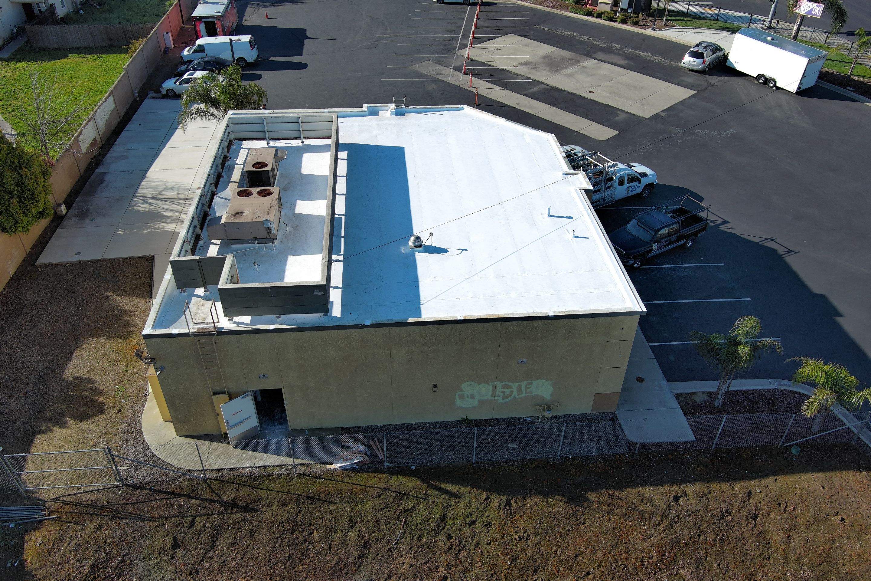 TPO single-ply roofing system using GAF Everguard 60 mil by Straight Edge Roofing Inc