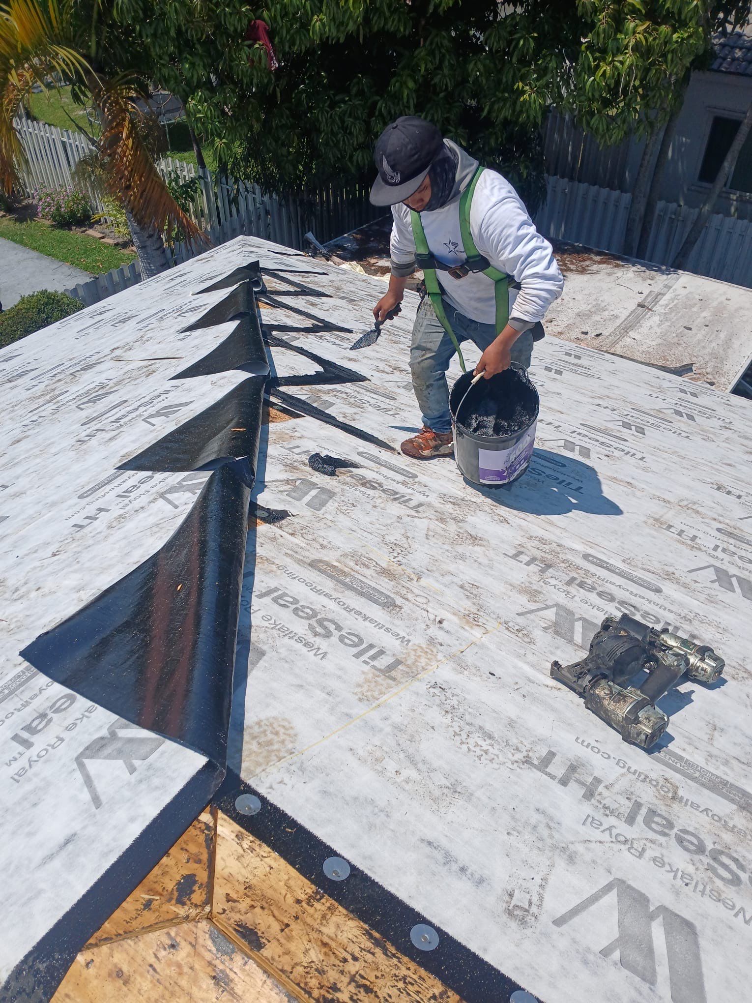Tile Roof Replacement in Miramar – A Seamless & Professional Experience by Aastro Roofing