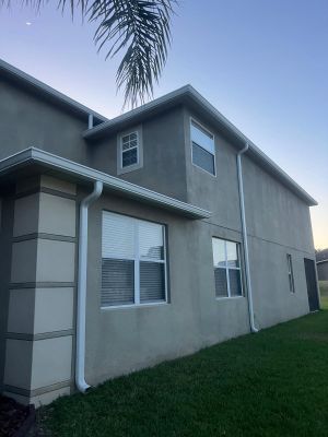Modern 7-Inch Seamless Gutters for Luxury Homes in Tampa FL