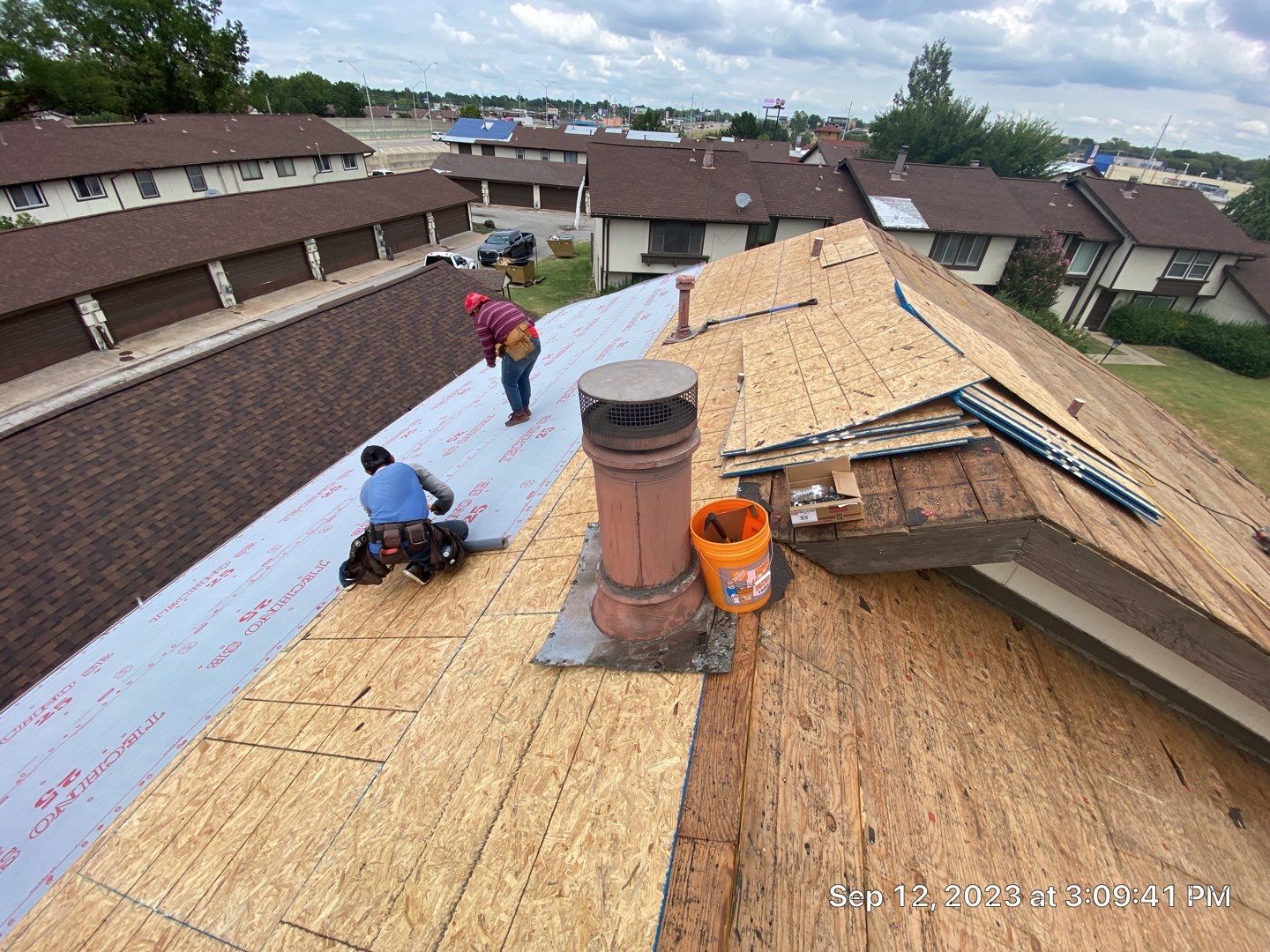 Shingle Project in Tulsa by Decor Roofing & Restoration
