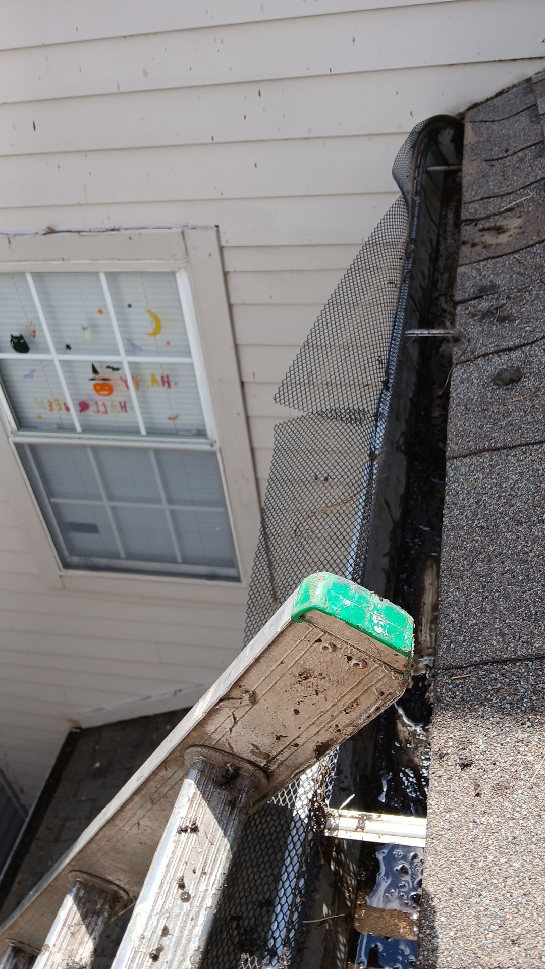 Commercial gutter cleaning Oklahoma after photo with clean gutters