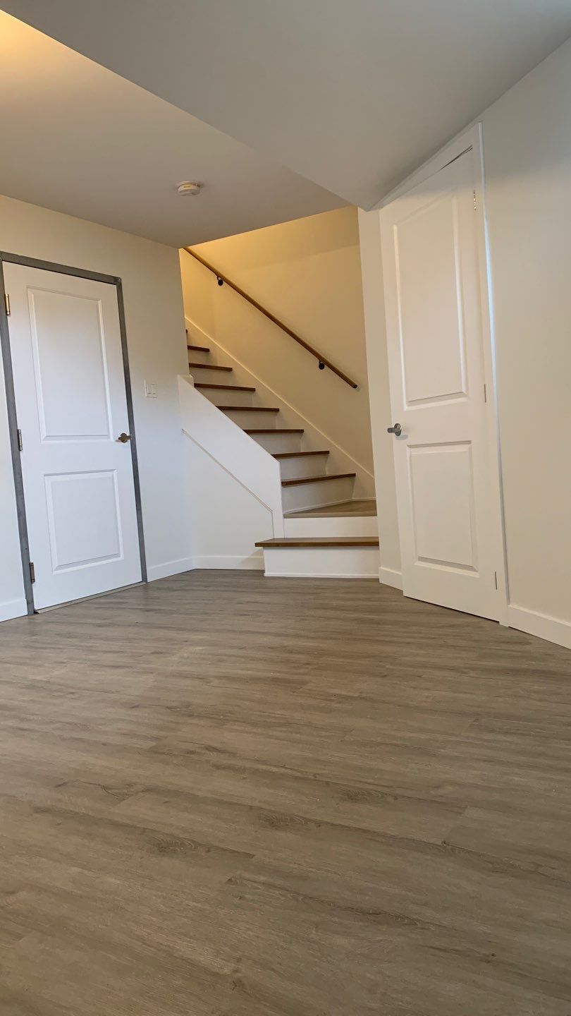 Basement finishing  by Eco-Nature Construction Inc.