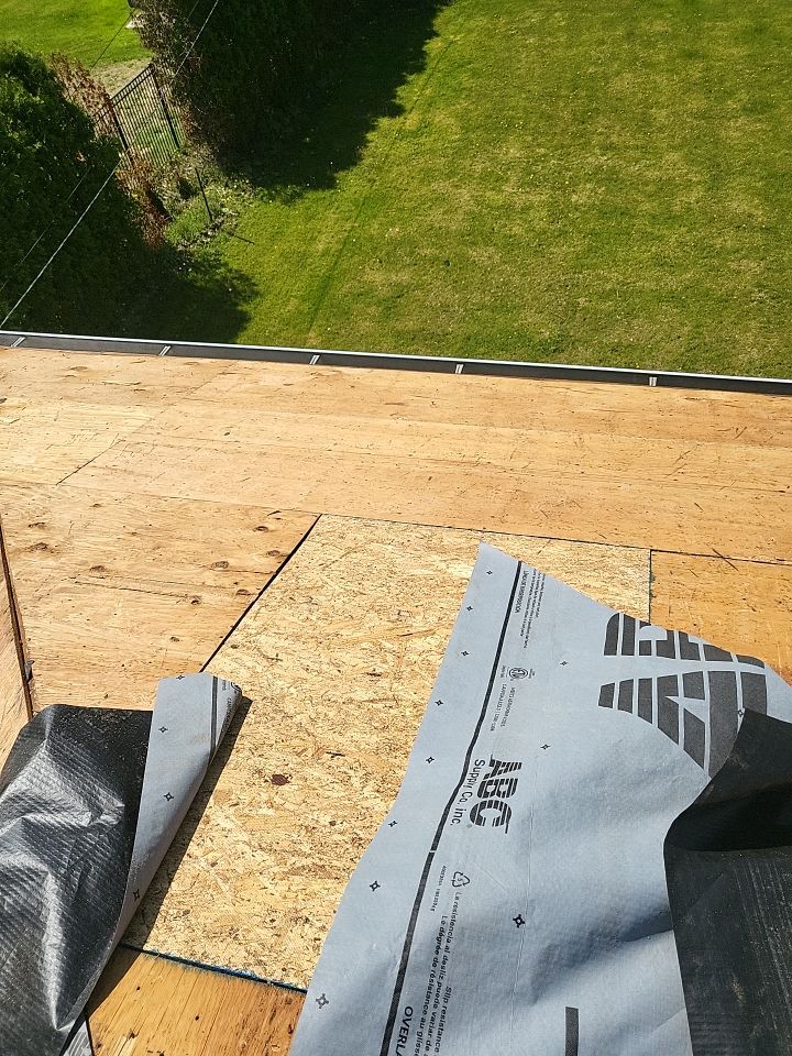 ATLAS PINNACLE COLOR: SUMMER STORM DRIP EDGE: WHITE by Eagle Eye Roofing