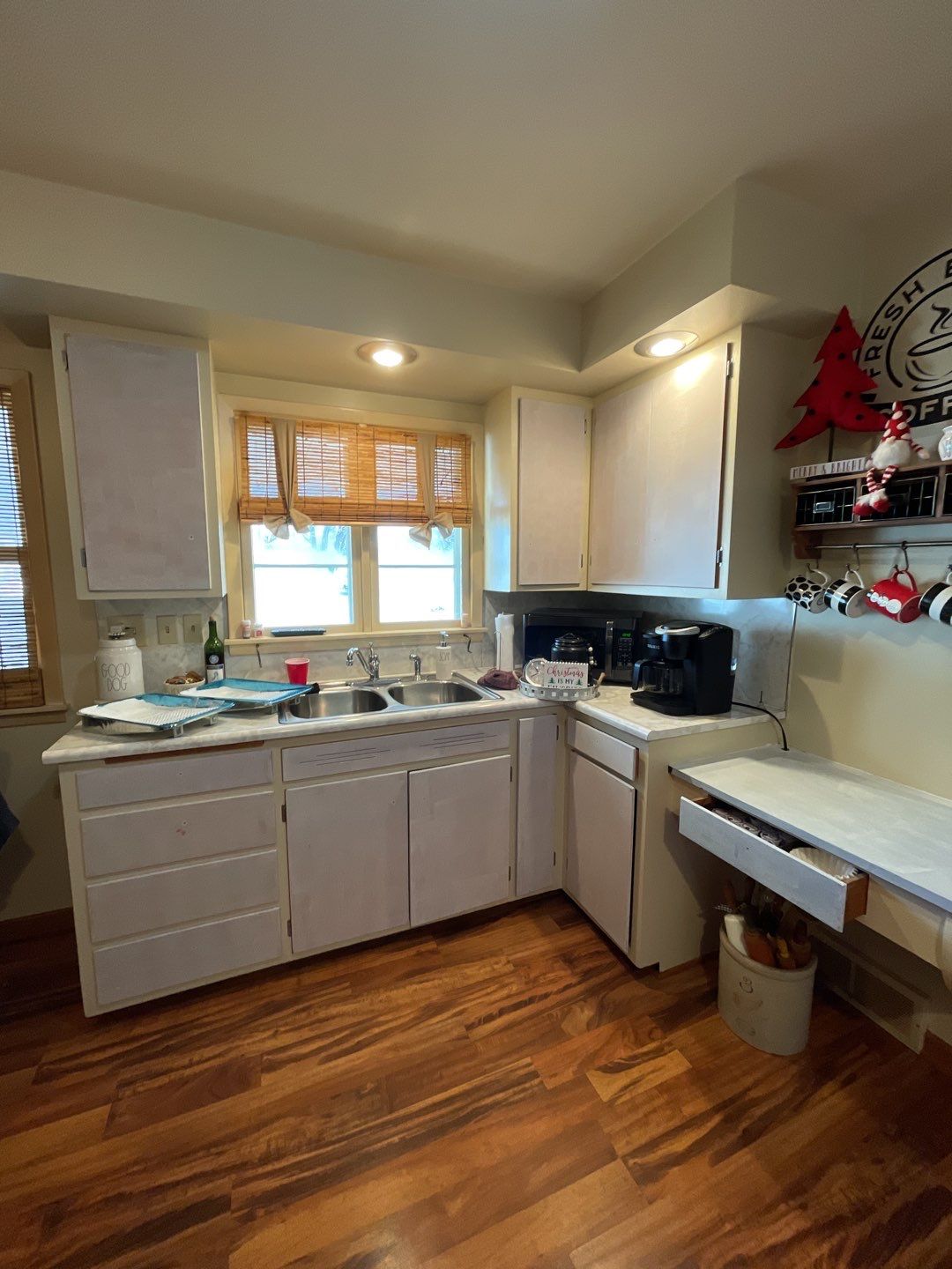 Painting Kitchen Cabinets and Walls using Sherwin Williams paint by Lightning Exteriors