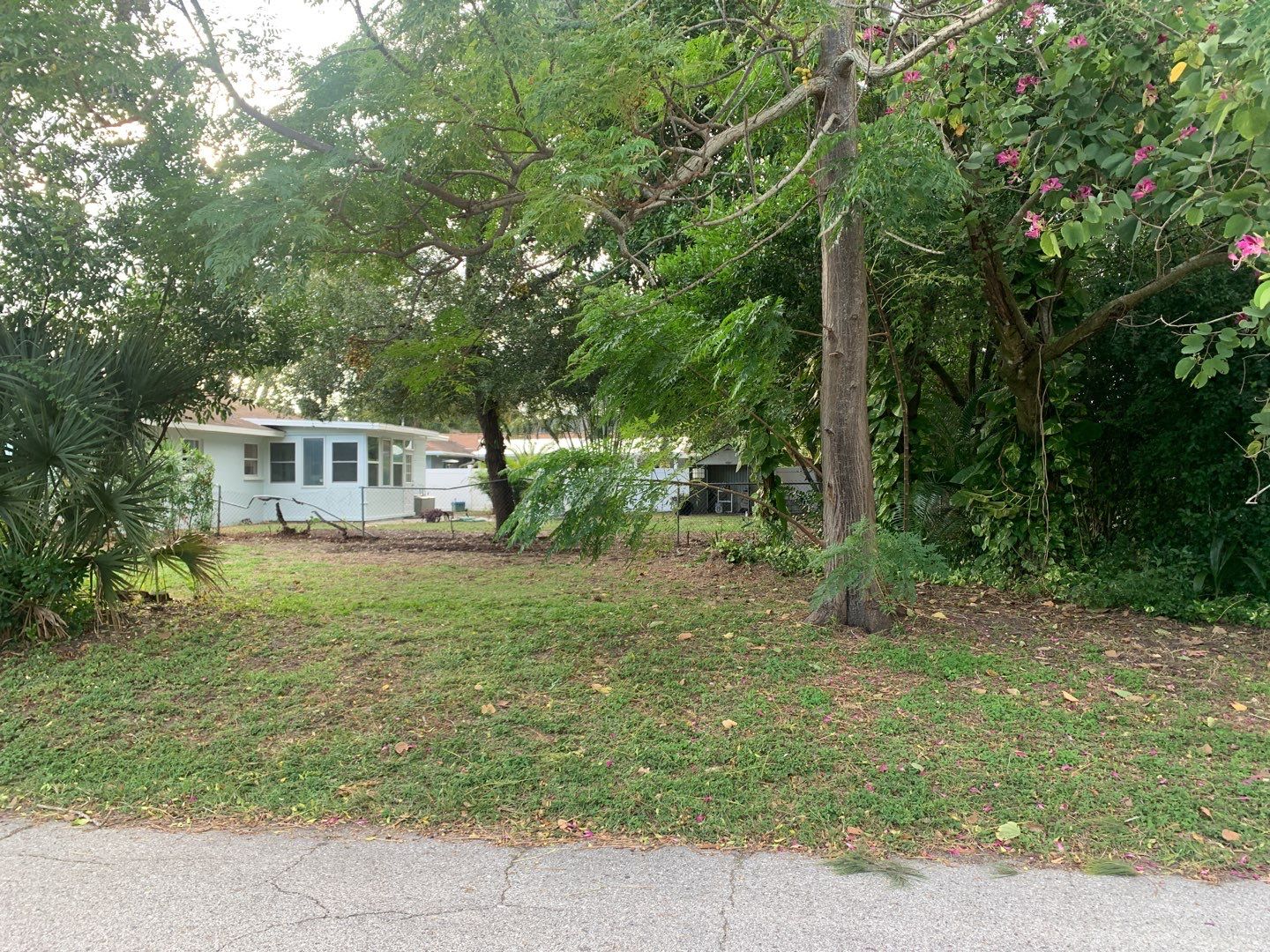 Bradenton, FL 4 ft. and 6 ft. Vinyl Privacy Fence by Asap fence and gates, LLC