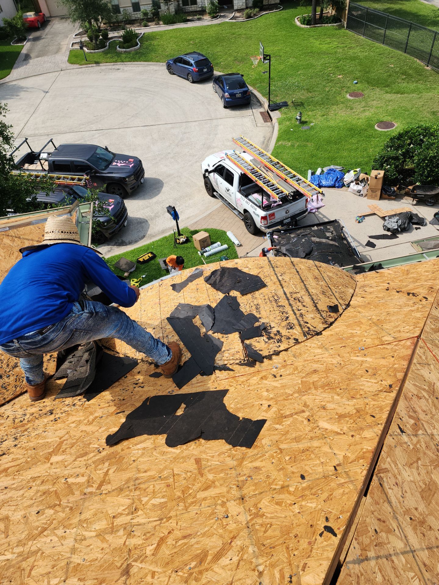 Residential Roofing Installation using Owen's Corning Duration (Lifetime) Shingles by Roof Repair Company