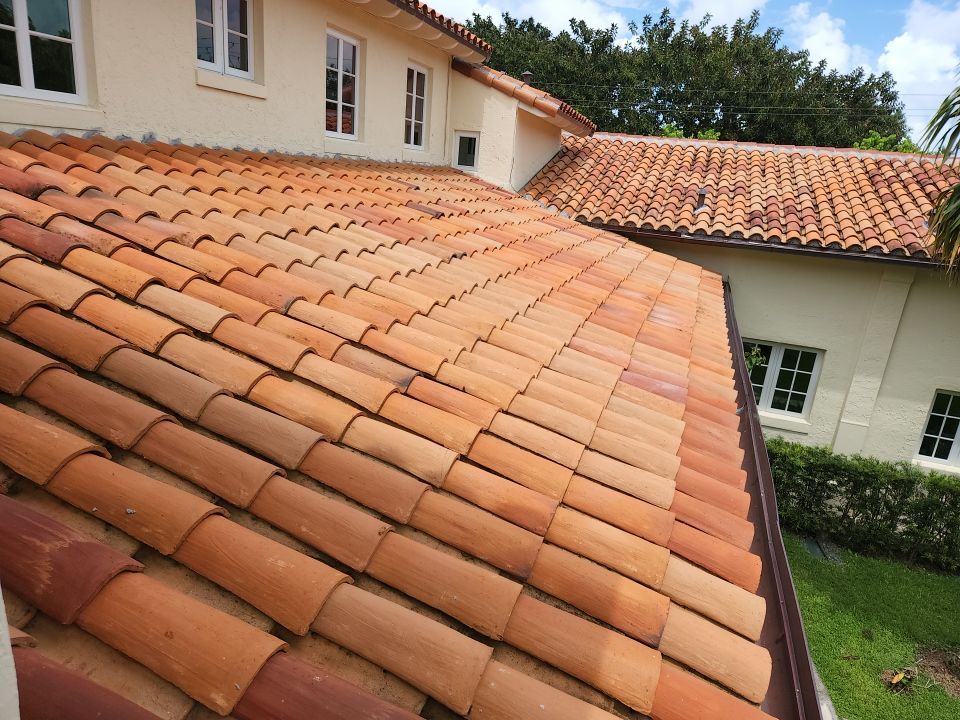 Granada Handmade Barrel Tile - Flashed Blend by Istueta Roofing