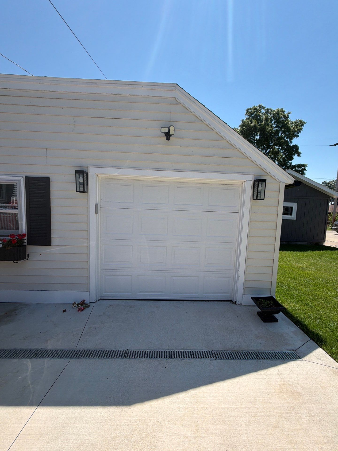 Epoxy Flake Garage Floor & Foundation Refresh – Seamless, Durable, and Clean Finish by Gordon Painting