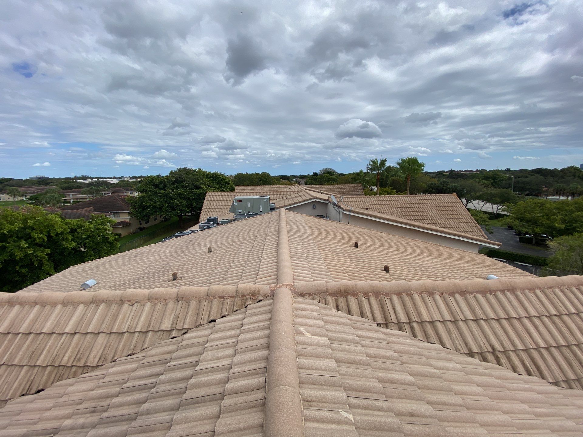 Commercial Roof Cleaning Coral Springs by BKB Pressure Cleaning LLC