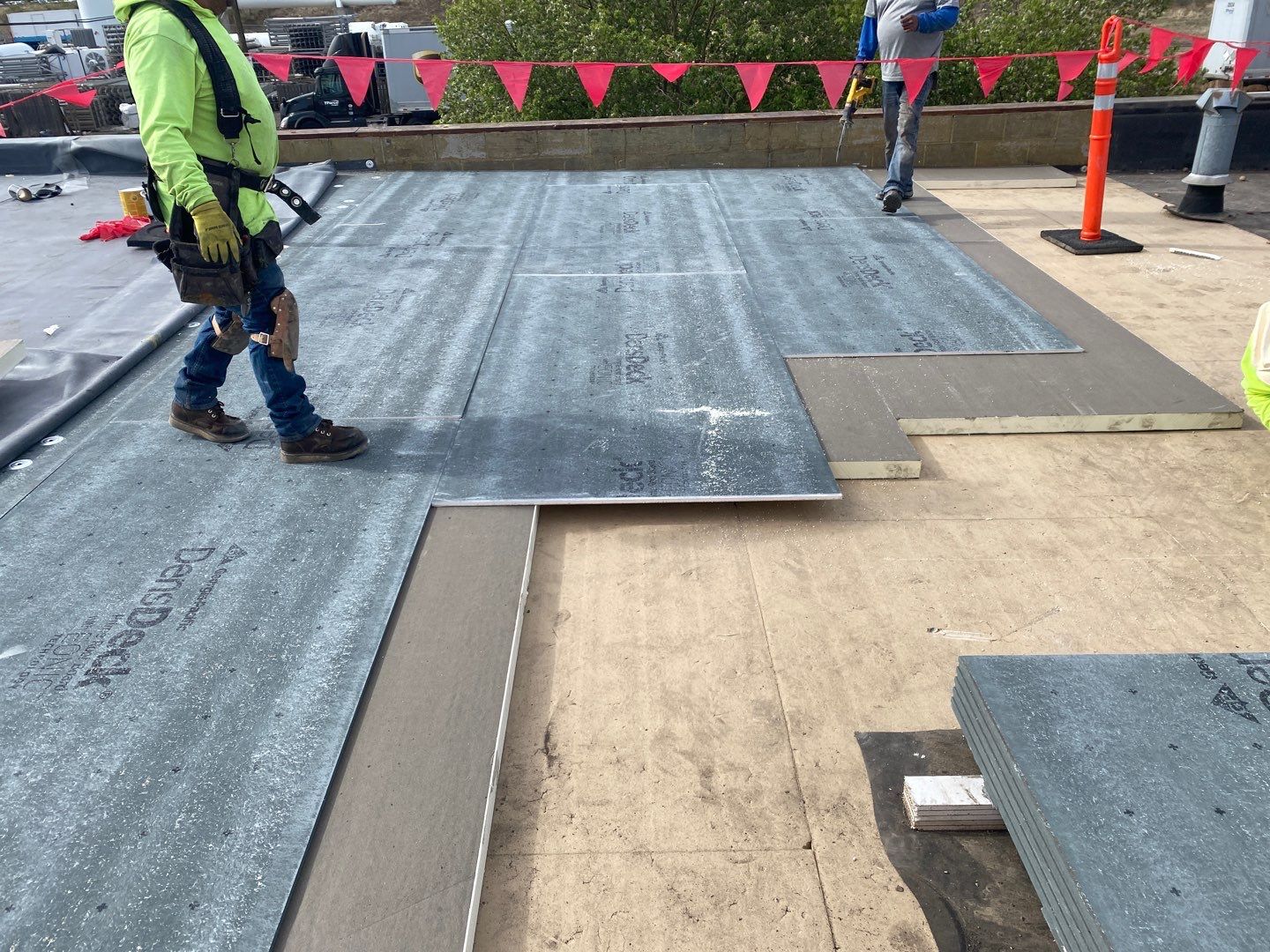 Commercial Roofing Installation using MuleHide EPDM .60 - BLACK by A to Z Roofing