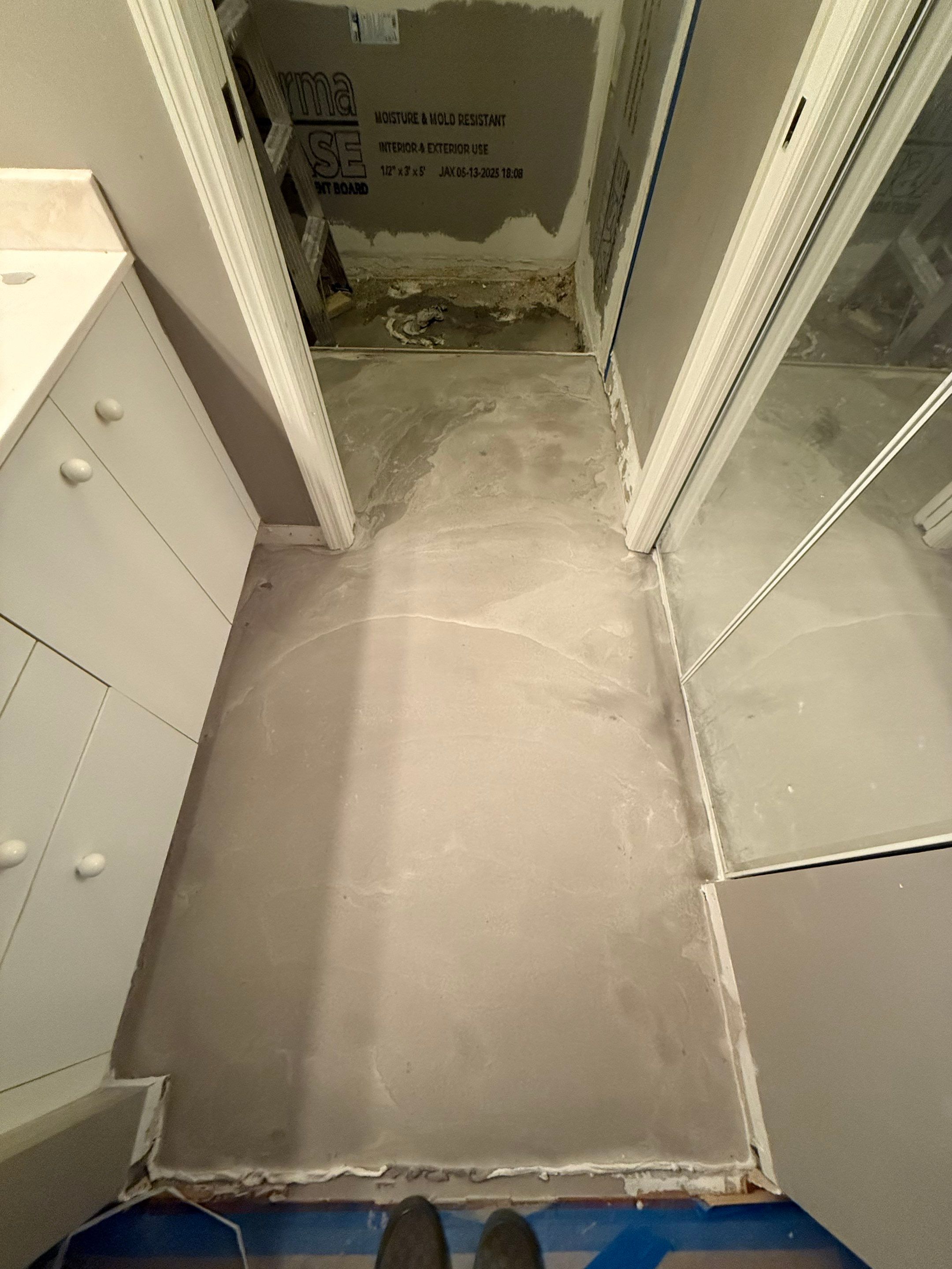 Walk-In Shower - Delray Beach by Hevi Tile