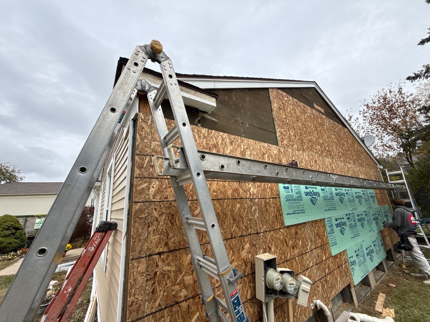 Siding Replacement using Alside S7 Cedar Mill Grain Cape Cod Grey by 180 Contractors