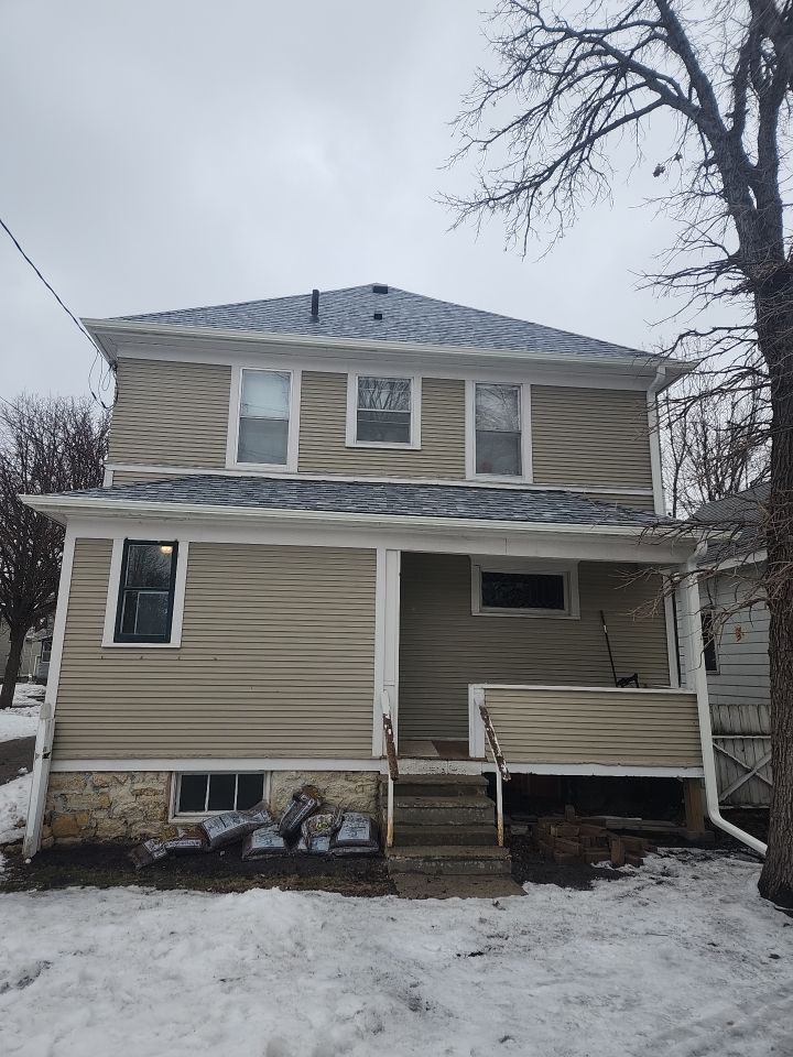 5" Gutters in North Mankato by Next Level Seamless Gutters / Exteriors Inc.