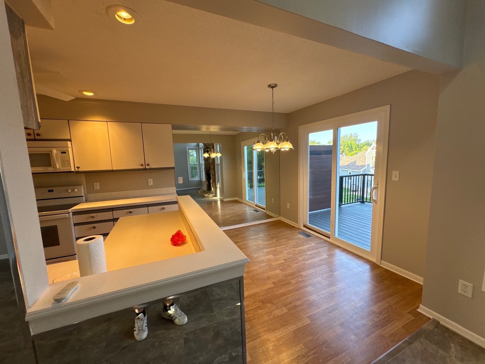 Condo Repaint Walls in Urbandale by Midwest Paint LLC