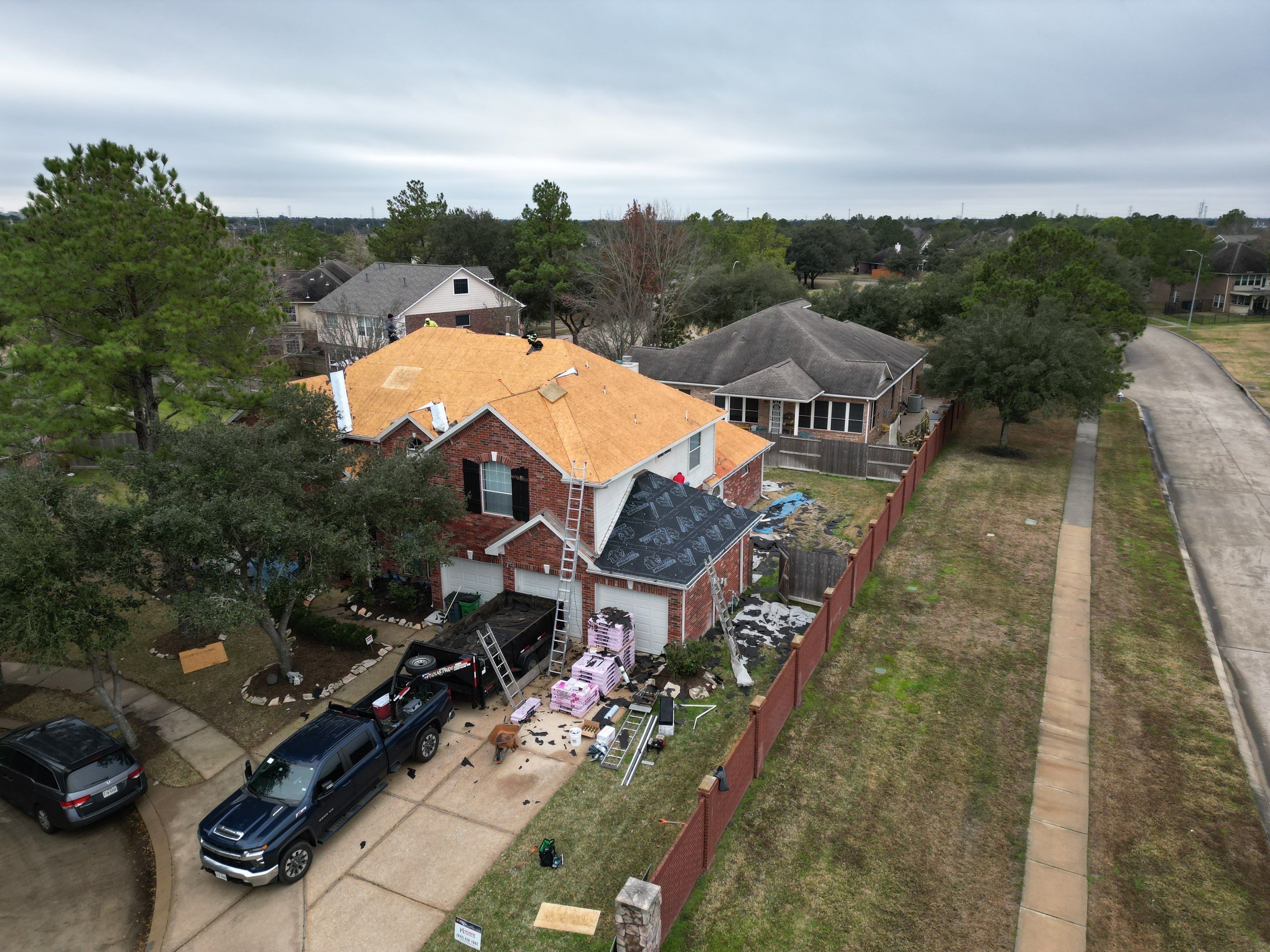 OC Duration Driftwood by HHH Roofing & Construction
