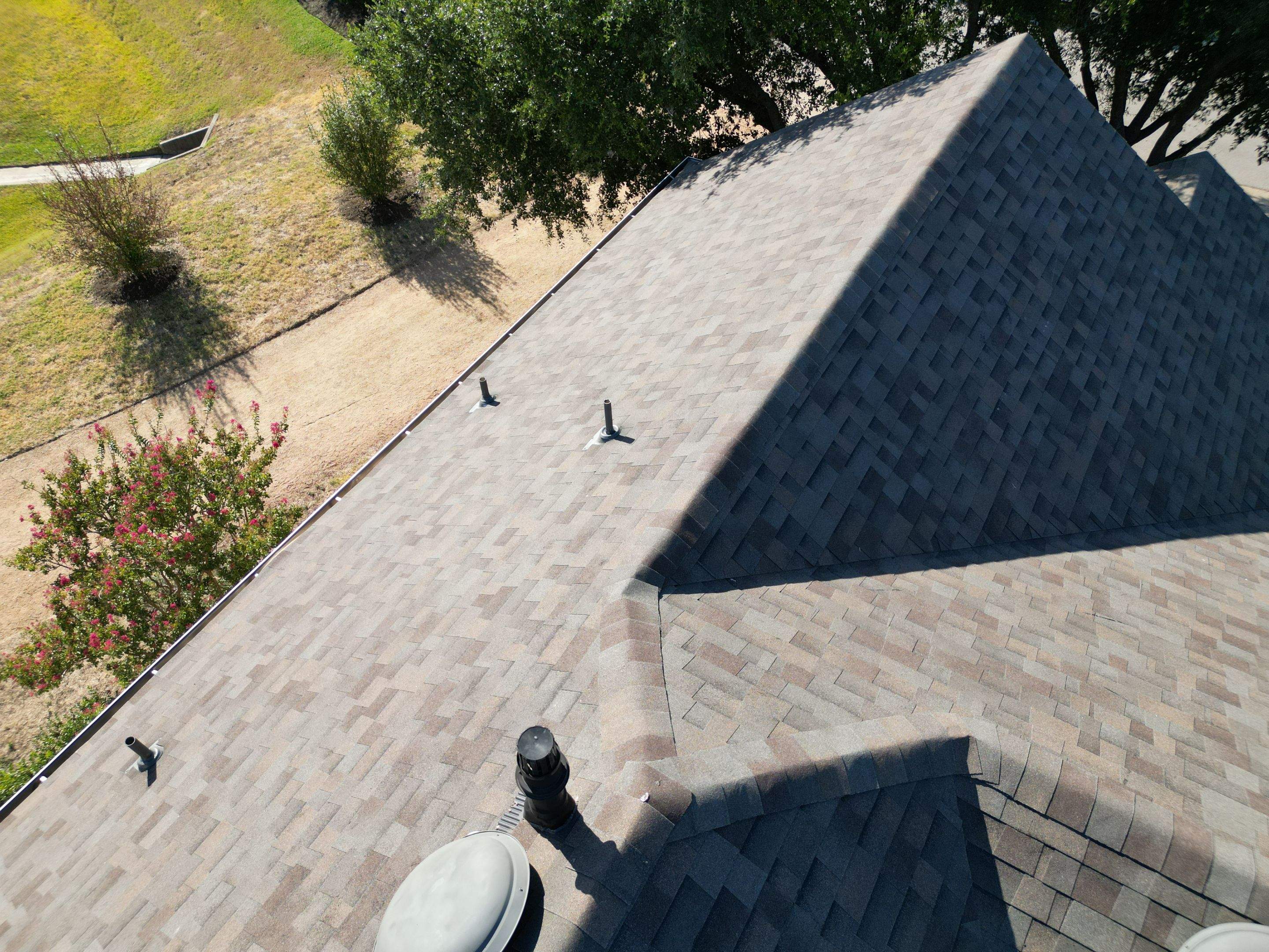 Natural Wood - Malarkey Highlander by RoofsOnly.com