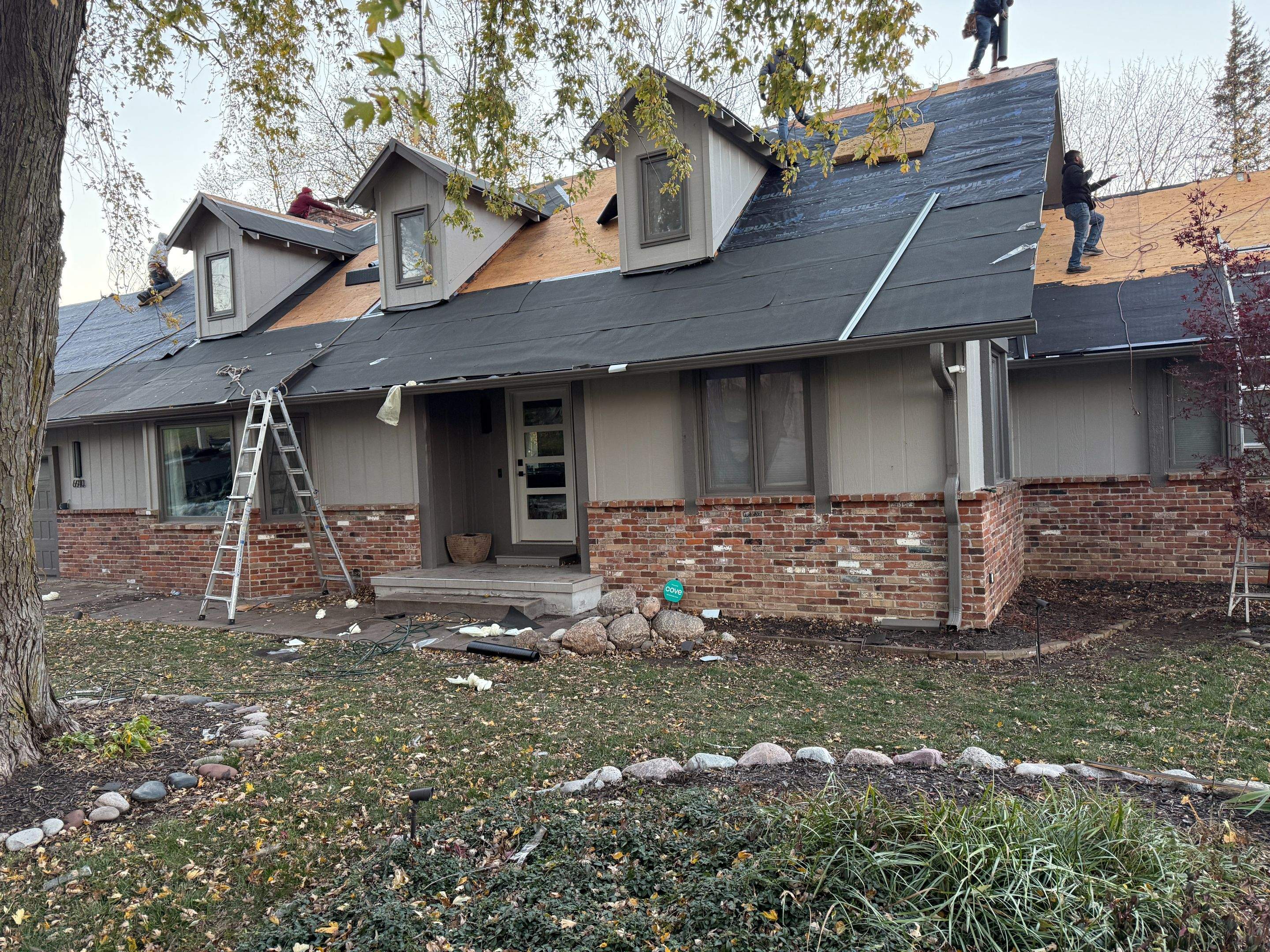 Bellevue Residential Roof Replacement With Gray Architectural Asphalt Shingles by Star Home