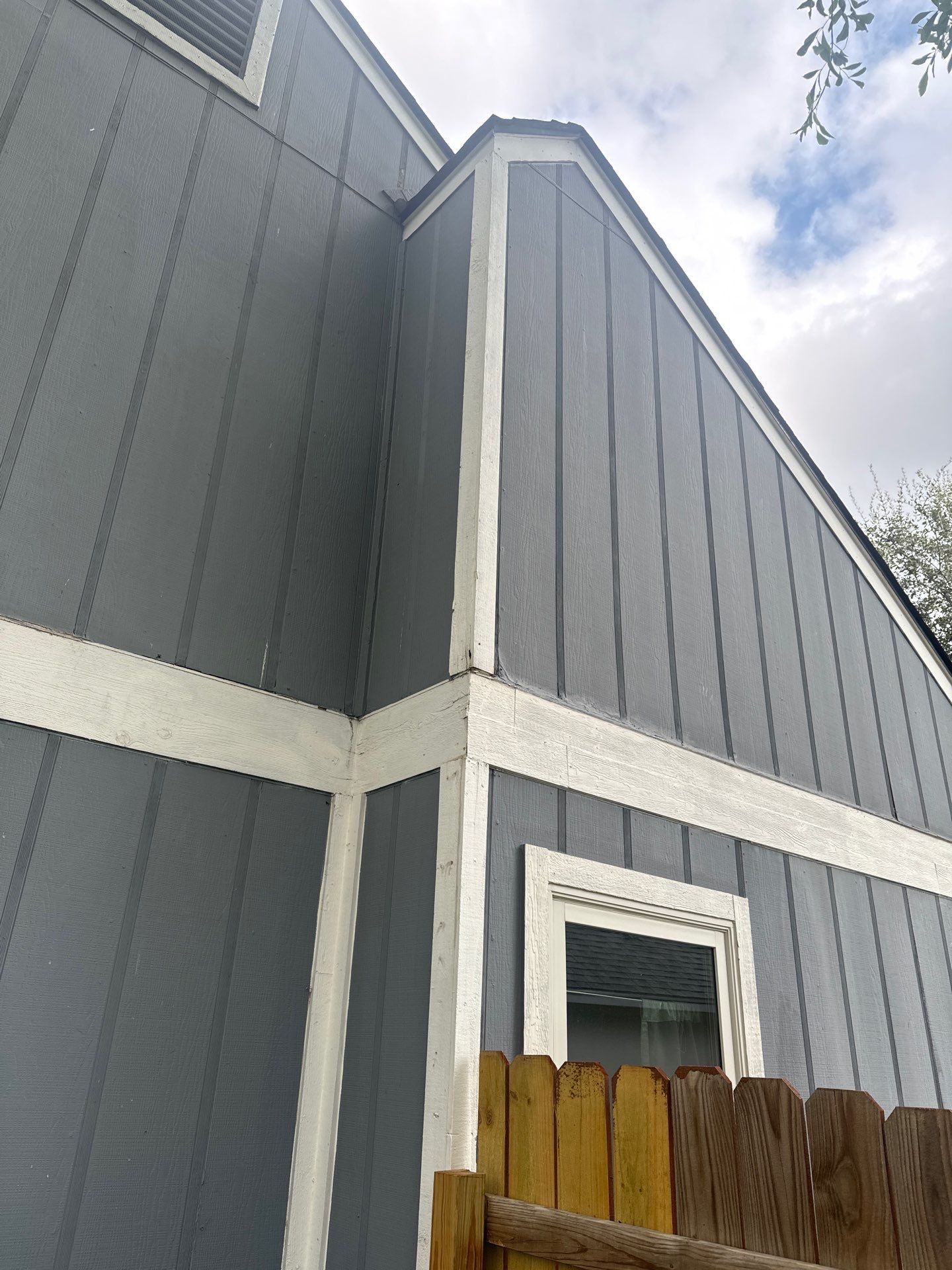 Siding Painting by TEXFIX LLC