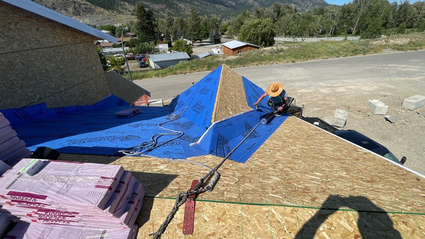 Residential Roofing Installation using OC Oakridge shingles by Top Notch Roofing Inc