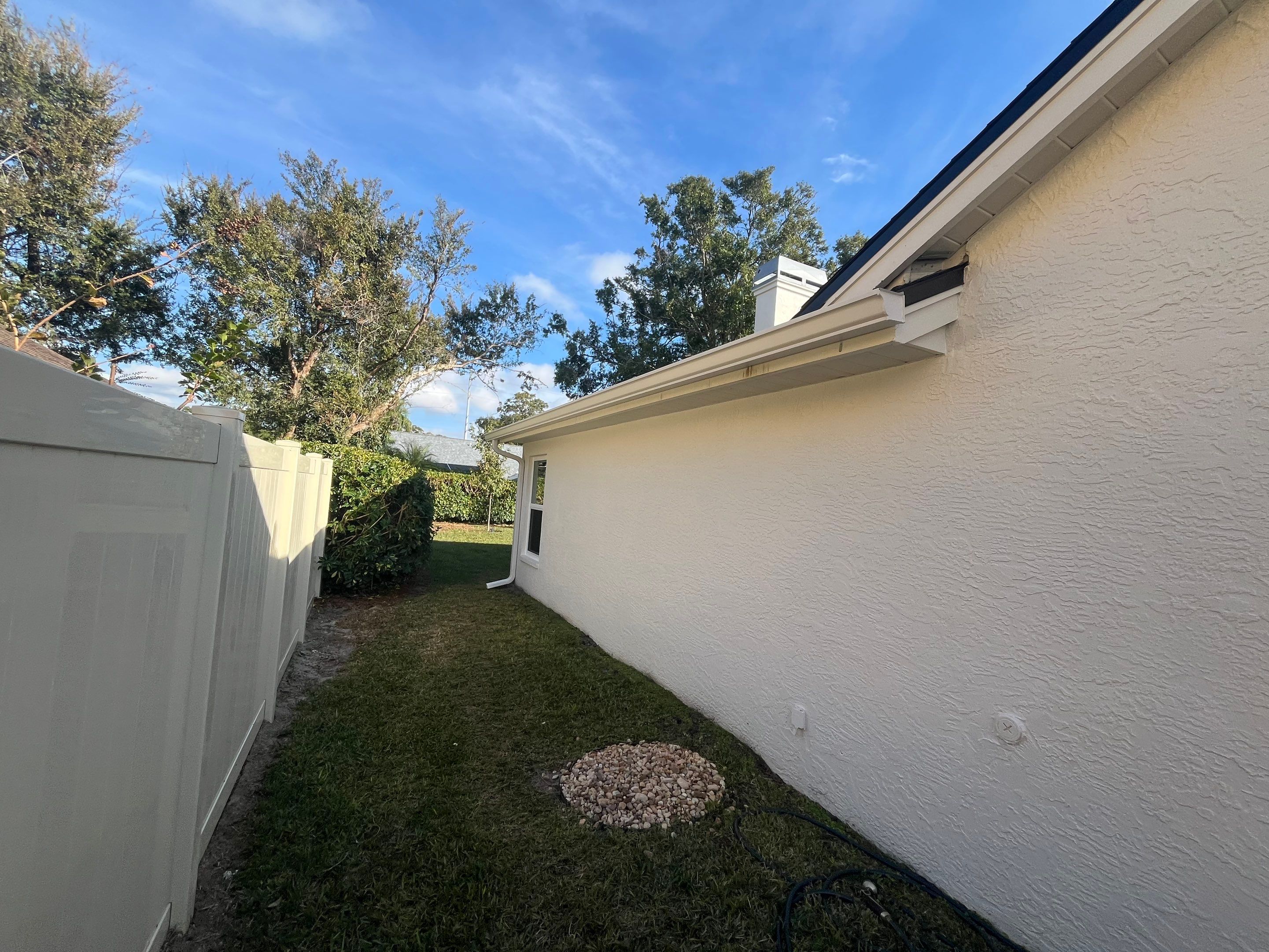 6 Inch Seamless Gutters using K-Style Seamless Gutters in Palm Harbor FL by Gutter Professors