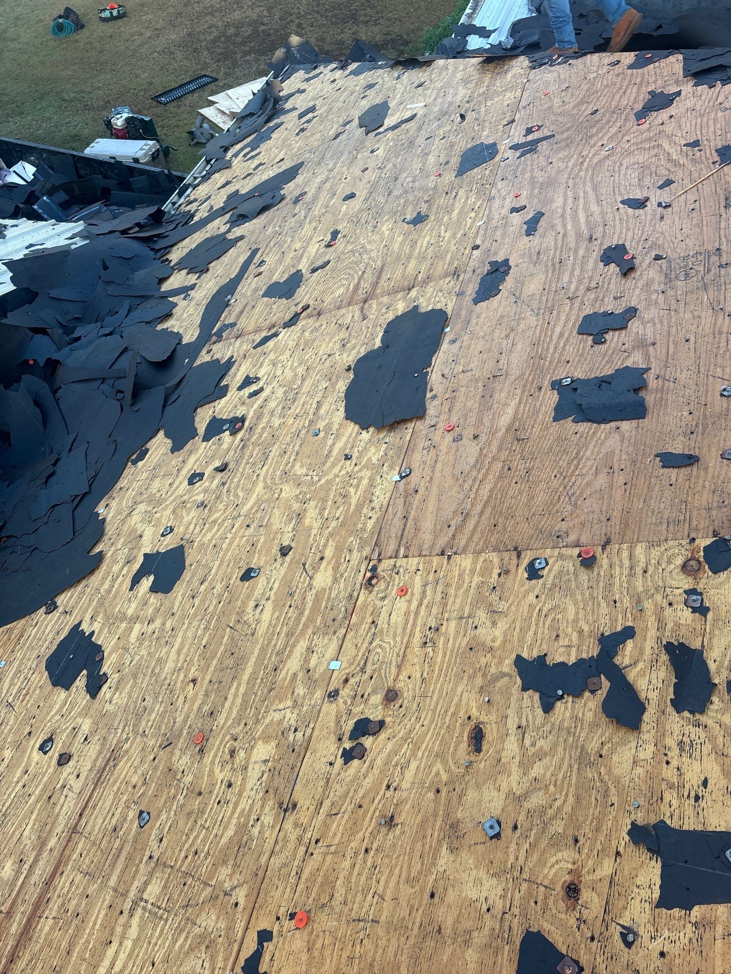 Residential Roofing Installation using Owen's Corning Duration (Lifetime) Shingles by Roof Repair Company