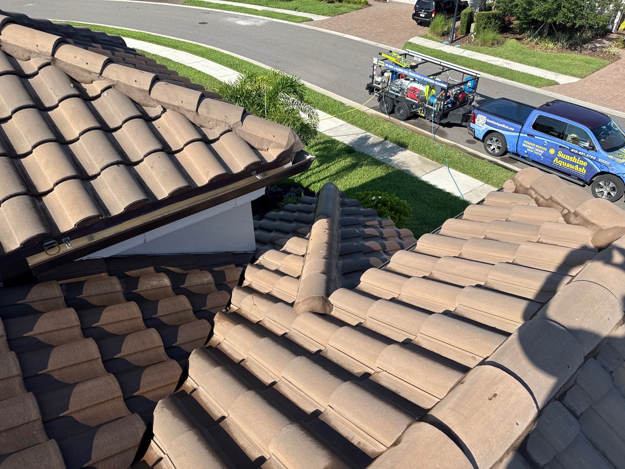 Concrete Tile Roof, Paver Driveway & Lanai Cleaning – Artisan Lakes Esplanade, Palmetto, FL by Sunshine AquaWash