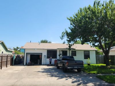 Residential Roofing Installation using Architectural Dimensional Shingles
