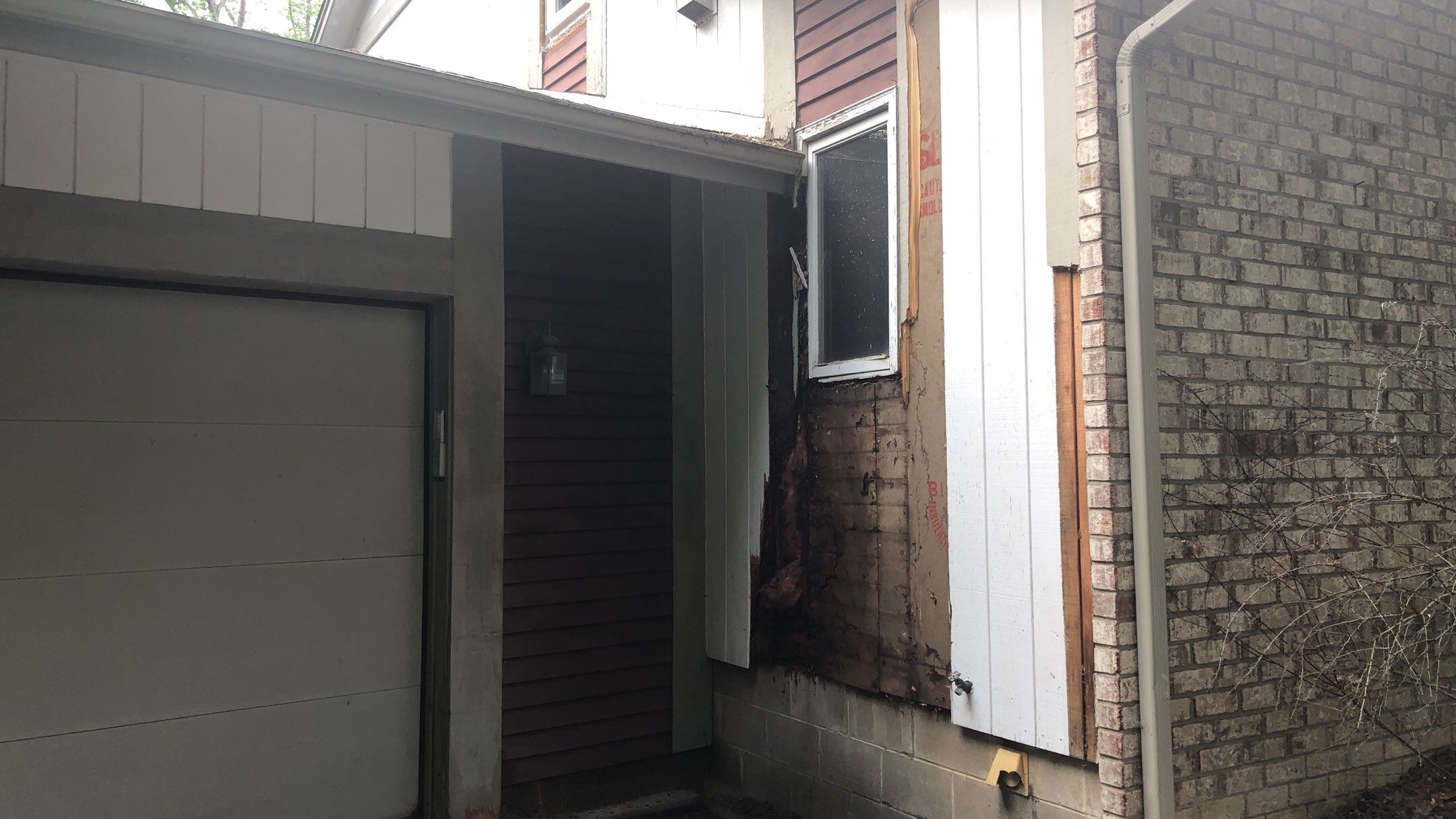 Siding Installation using LP SmartSide and Pella Vinyl Windows by MODERN EXTERIOR SYSTEMS