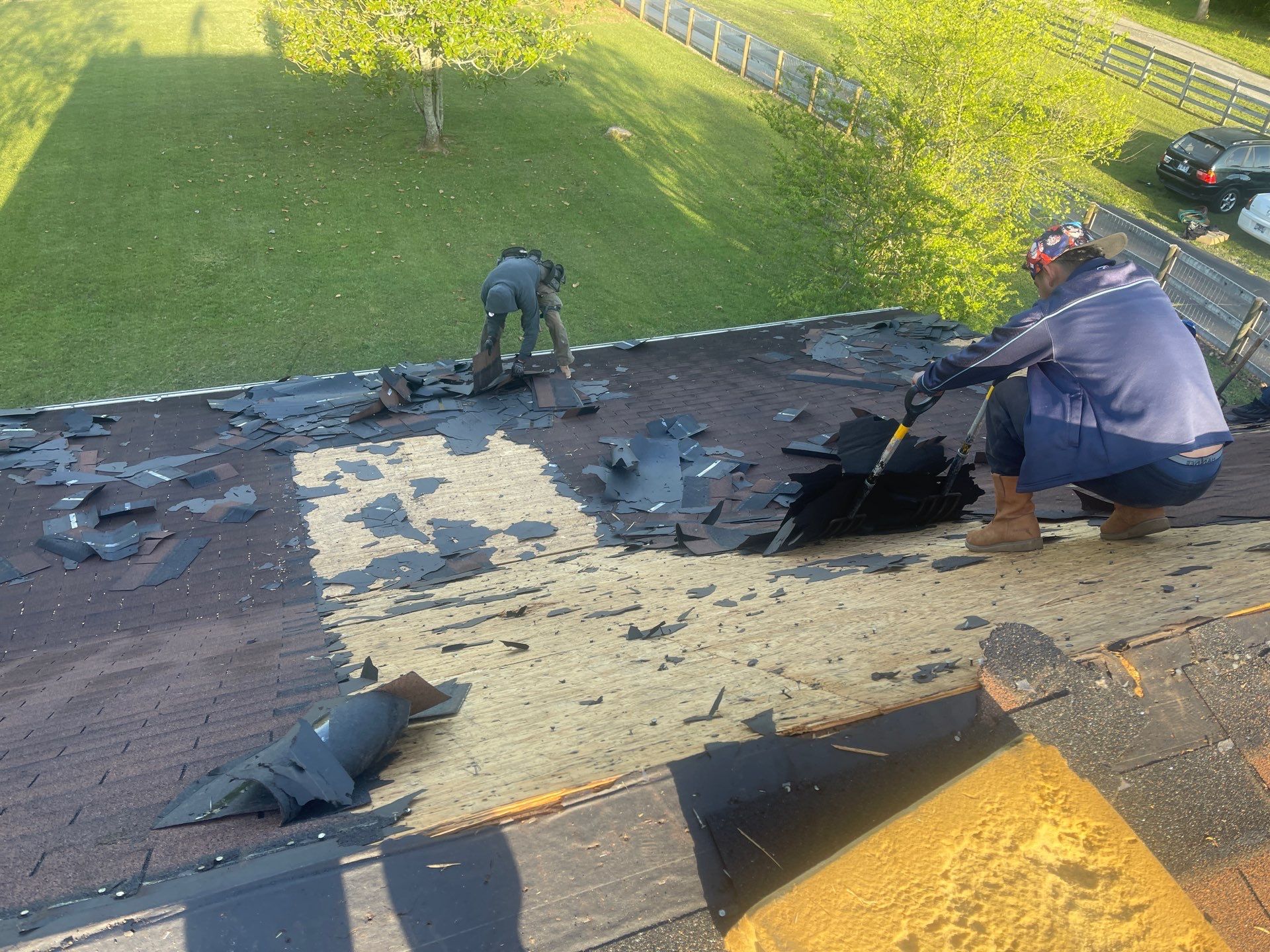 Residential Roofing Installation using GAF Timberline HDZ Charcoal by Undersun Roofing 