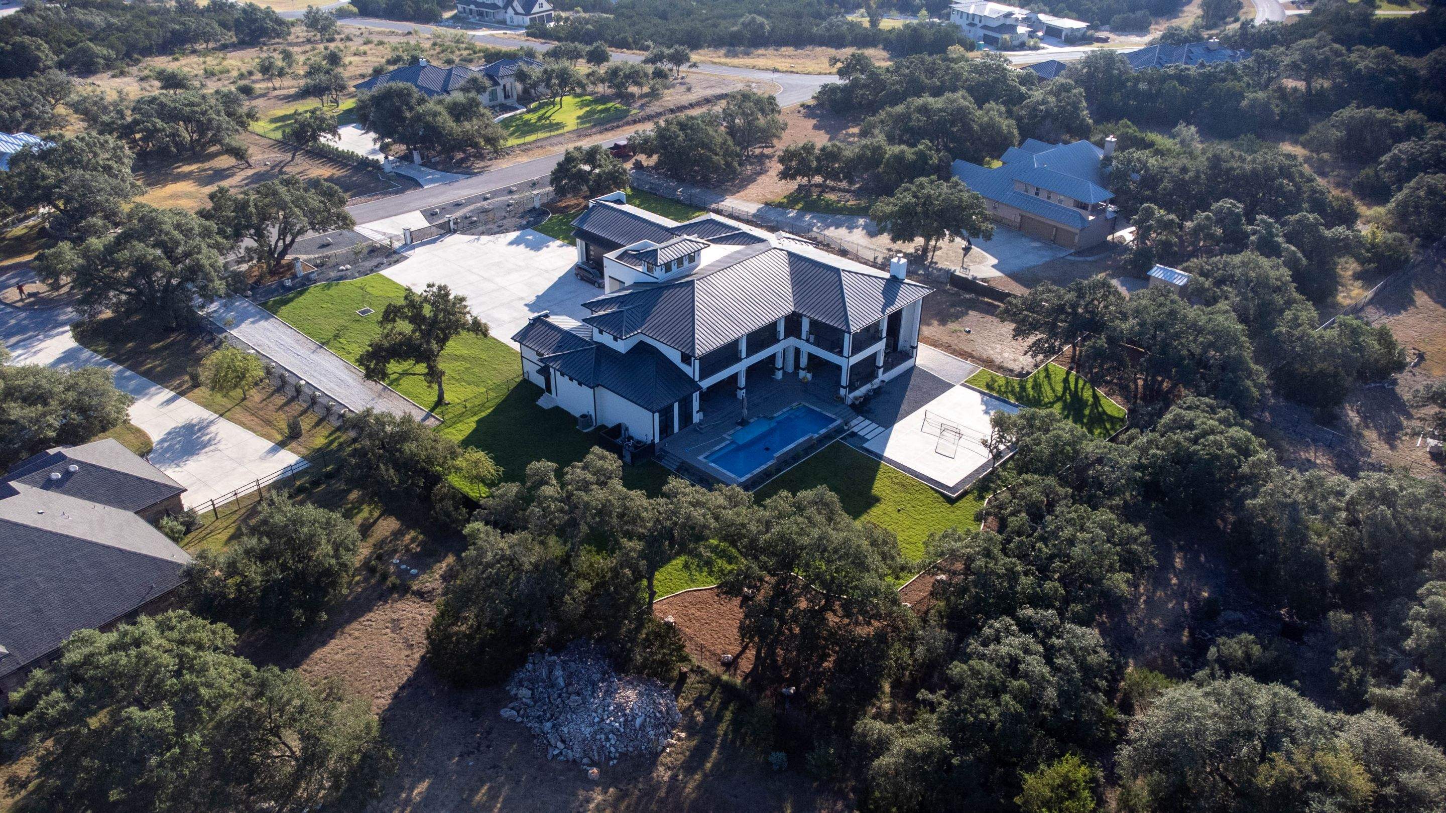 Garden Ridge - I by Singer Services