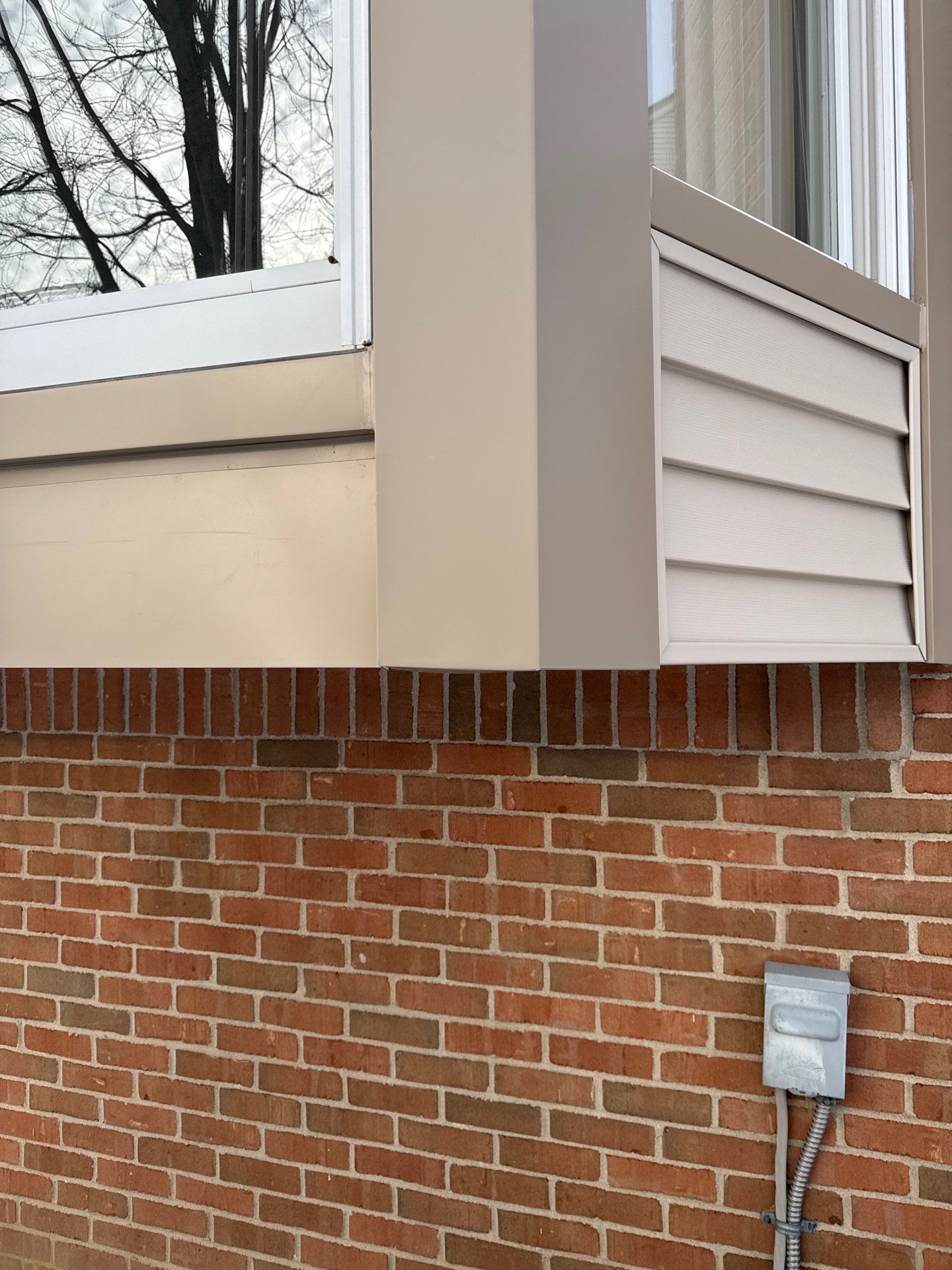 Siding Replacement using Alside Charter Oak D4.5" by 180 Contractors