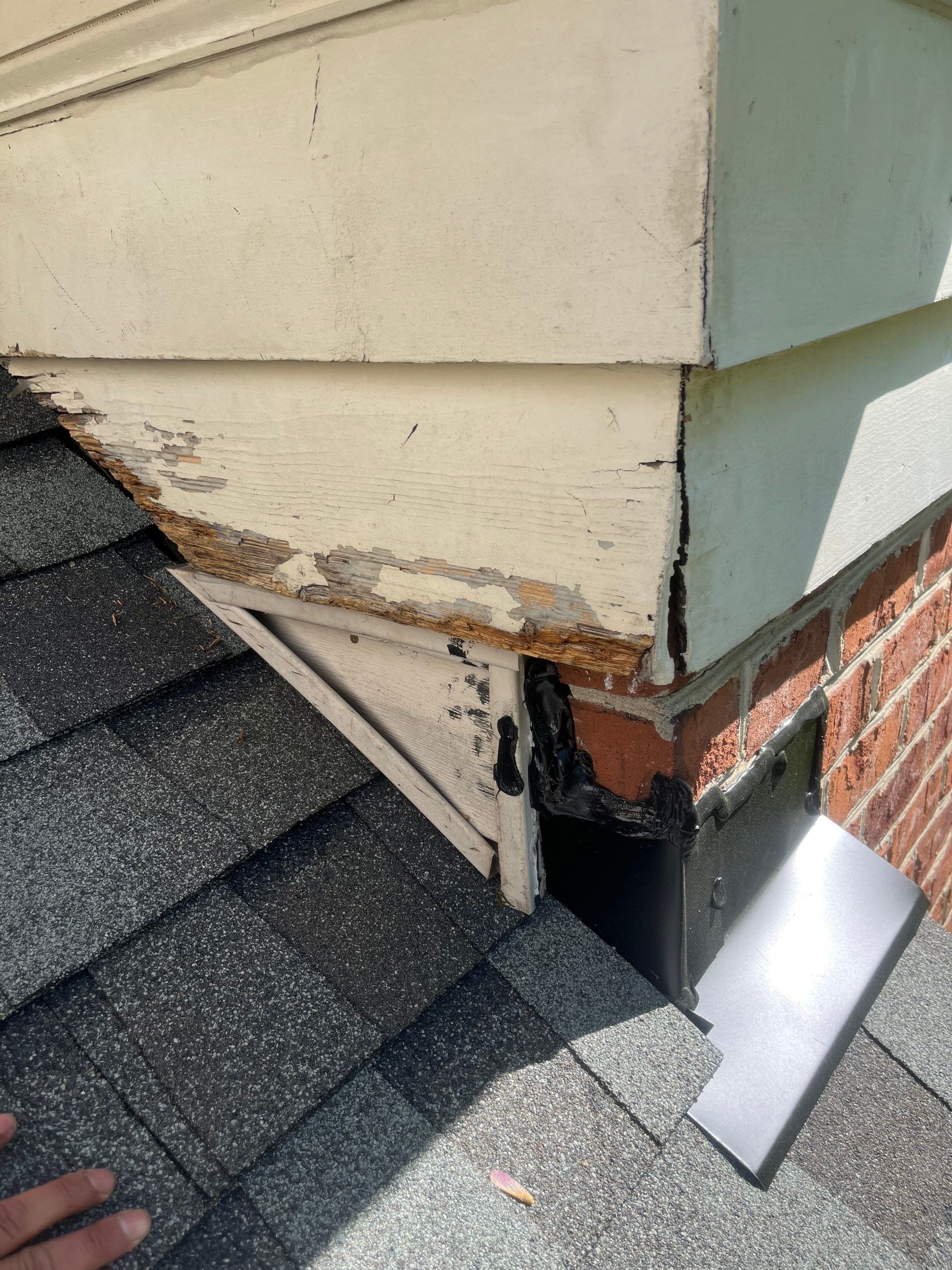 Alexandria: CertainTeed Landmark Pro Designer Shingles in Max Def Georgetown Gray by RM Banning, Inc.