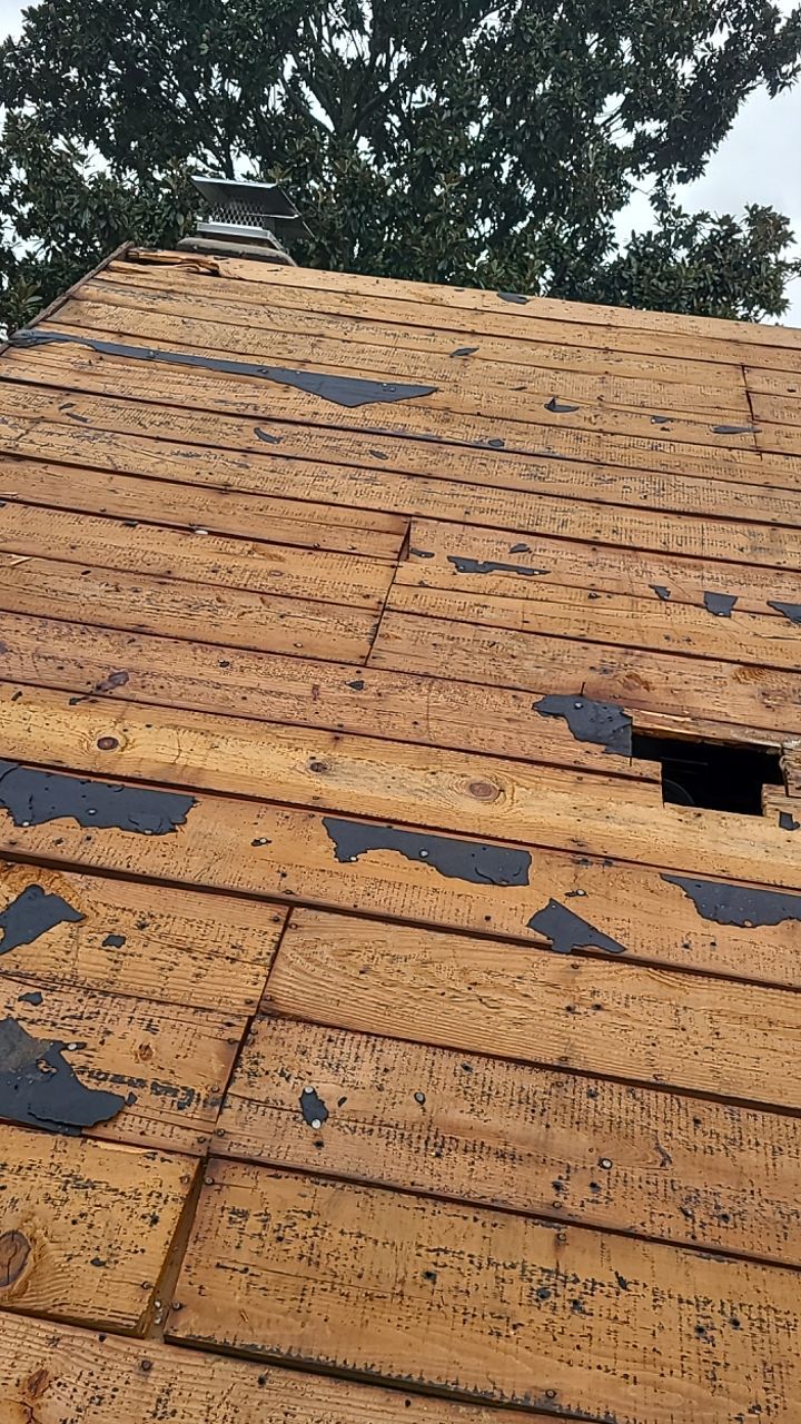 Arlington: CertainTeed Landmark Designer Shingles in Colonial Slate by RM Banning, Inc.