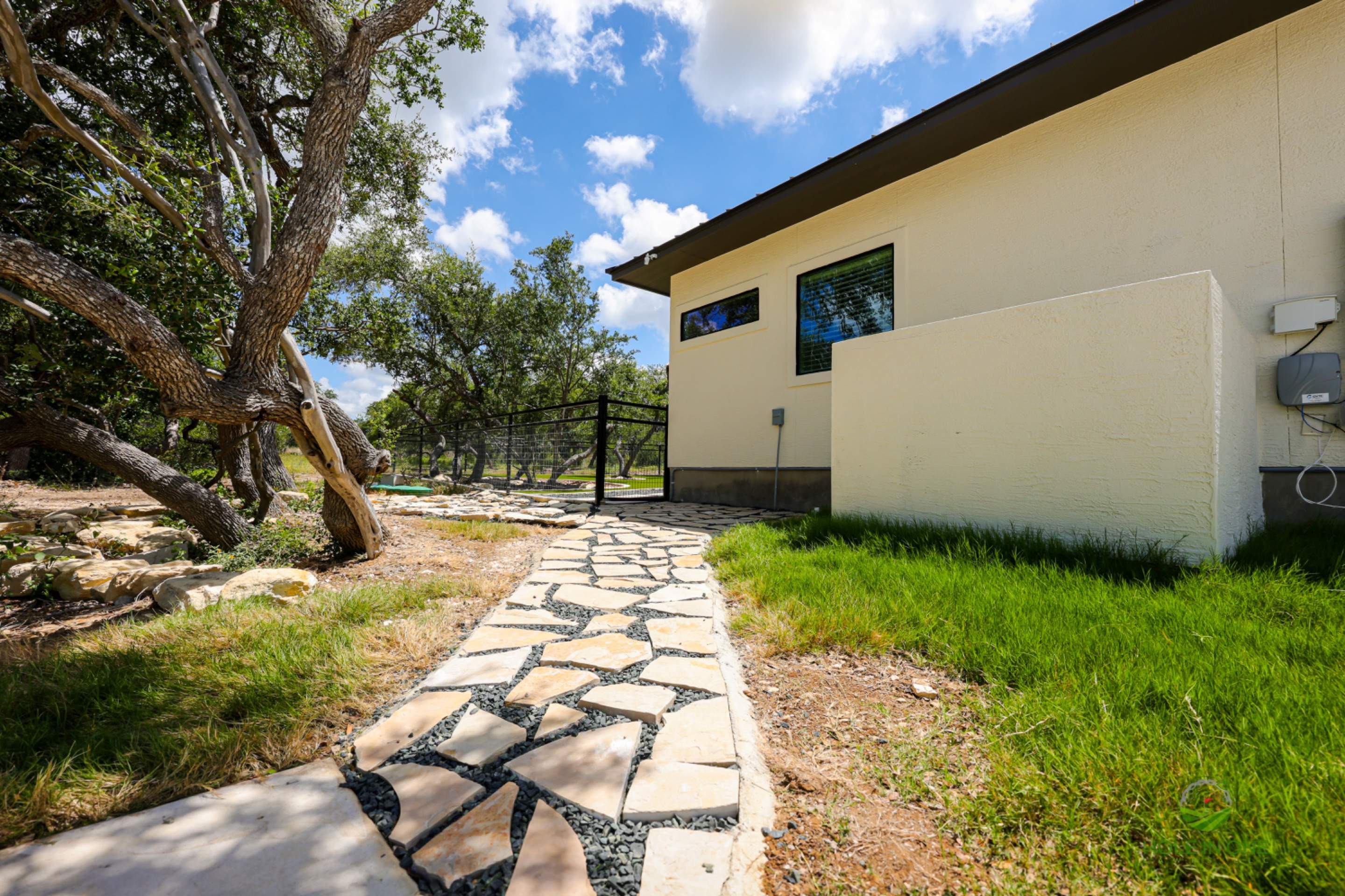 Belle Oak, Bulverde Tx. by Hole In One Lawns, LLC