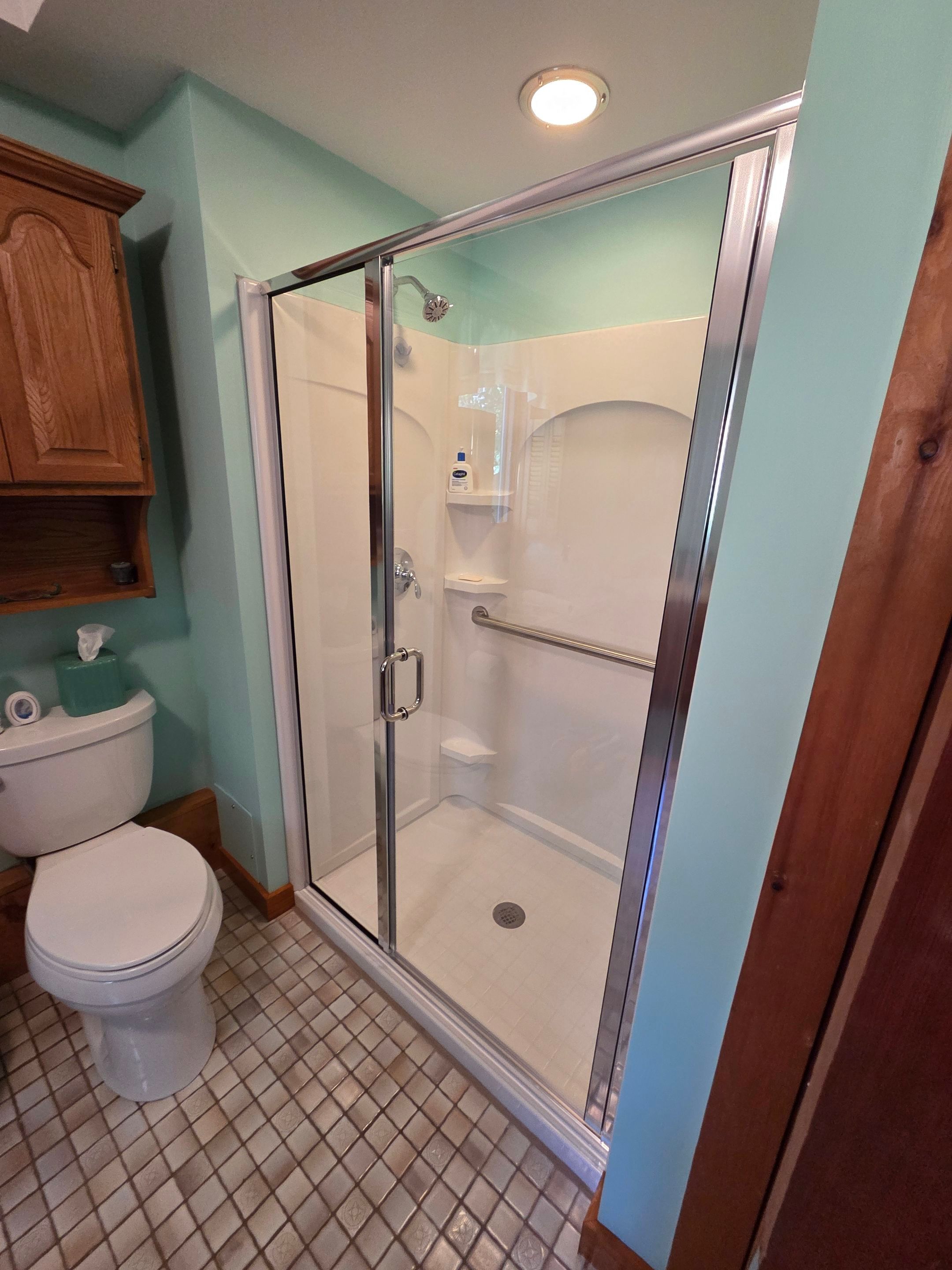 Semi-Frameless Shower using Alumax Shower by Cheshire Glass Company