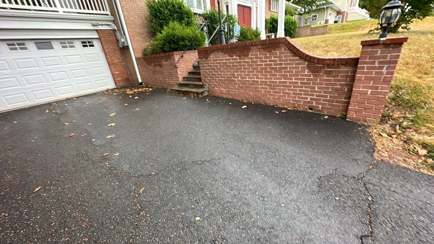 Manassas: CertainTeed Landmark Pro Designer Shingles in Max Def Moire Black by RM Banning, Inc.