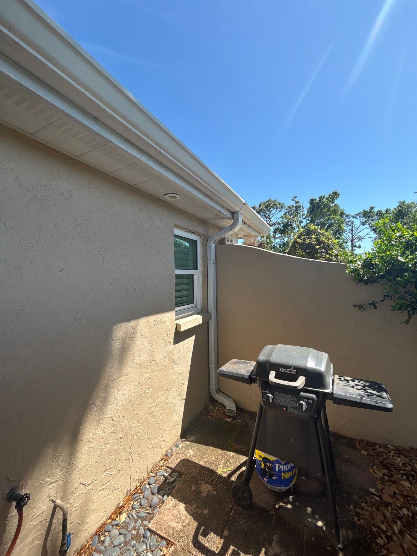 Aluminum Seamless Gutters in Sarasota FL by Gutter Professors
