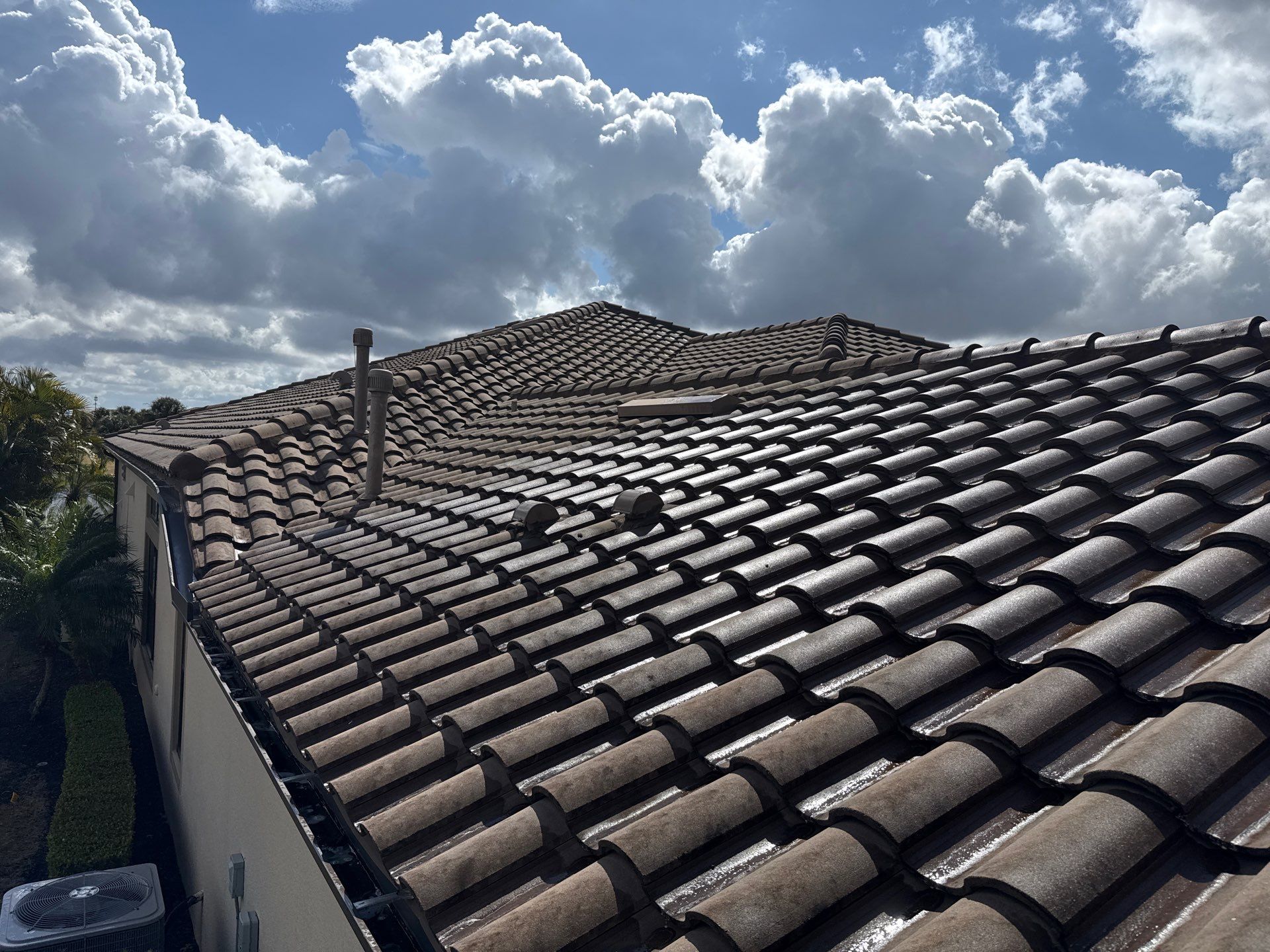 Barrel Tile Roof Cleaning – Lakewood Ranch, FL by Sunshine AquaWash