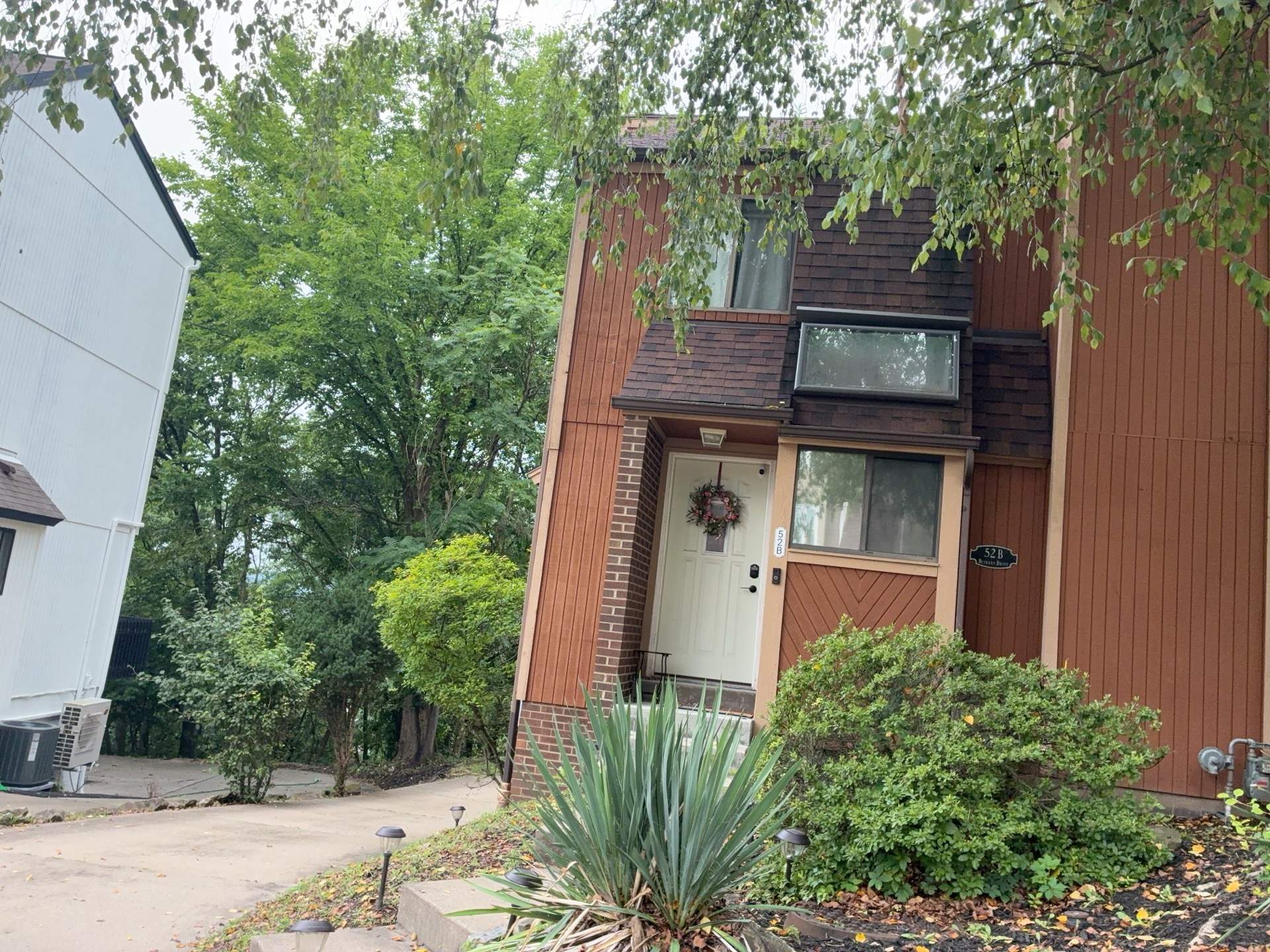 Mastic Quest Full Russet Red Home in Pittsburgh by Ideal Siding Pittsburgh