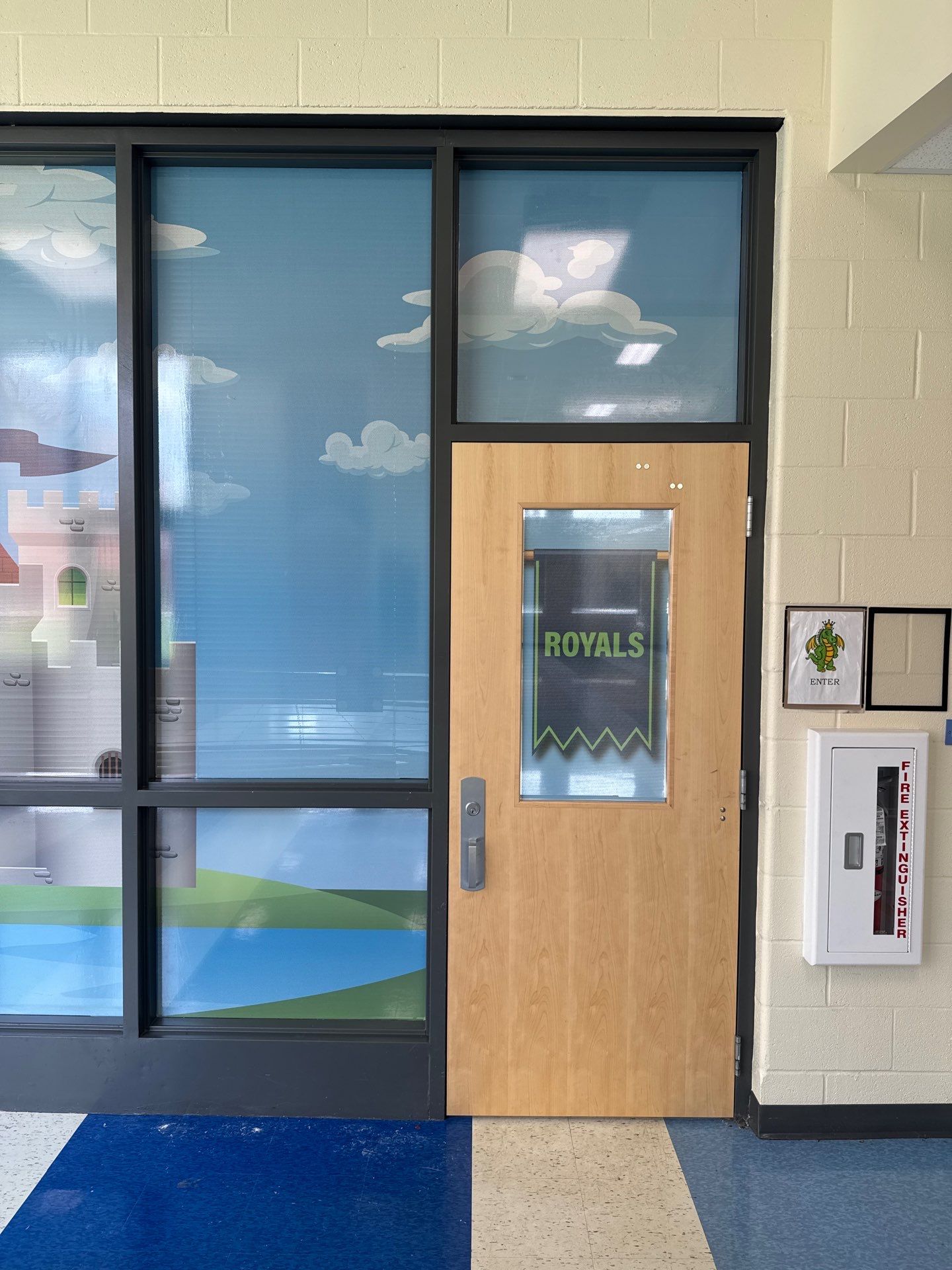 Knights View Elementary School by QC Signs and Graphics