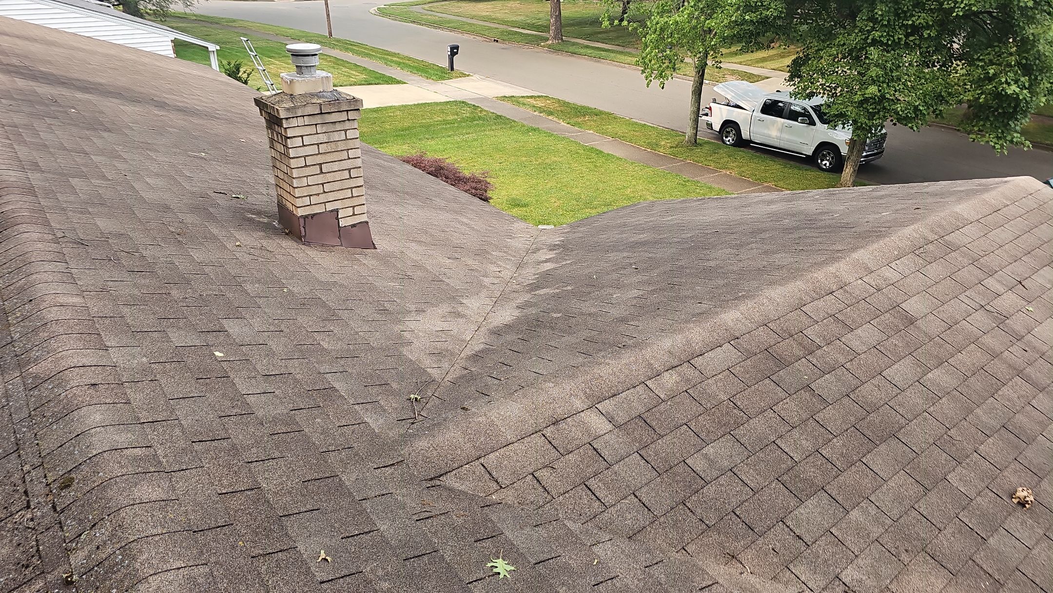 ATLAS PINNACLE COLOR: BURNT HICKORY by Eagle Eye Roofing