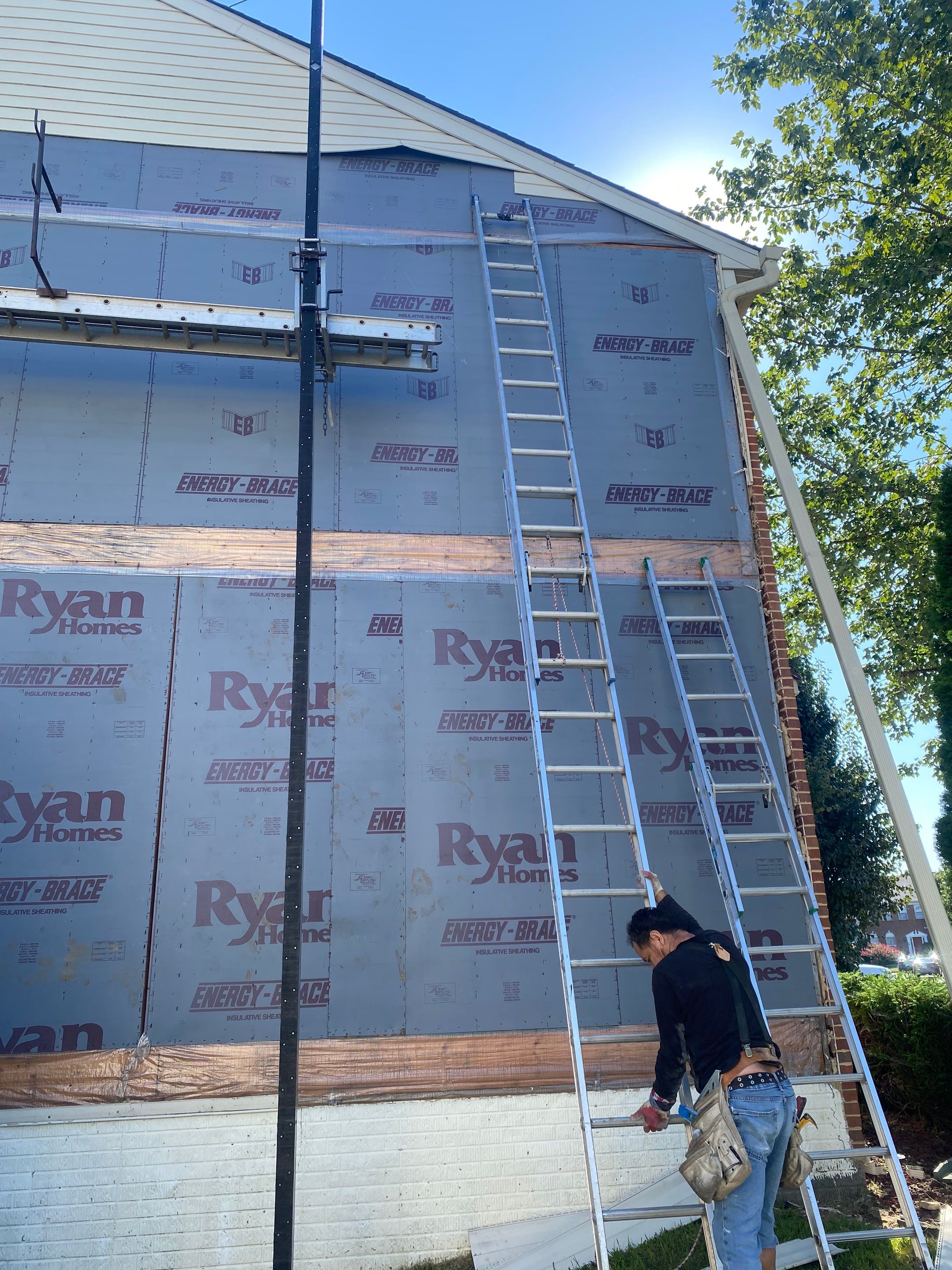 Woodbridge: Siding Replacement with Mastic Ovation Vinyl siding in Linen  by RM Banning, Inc.