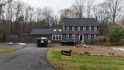 Owens Corning Duration: Onyx Black in Canton, Connecticut
