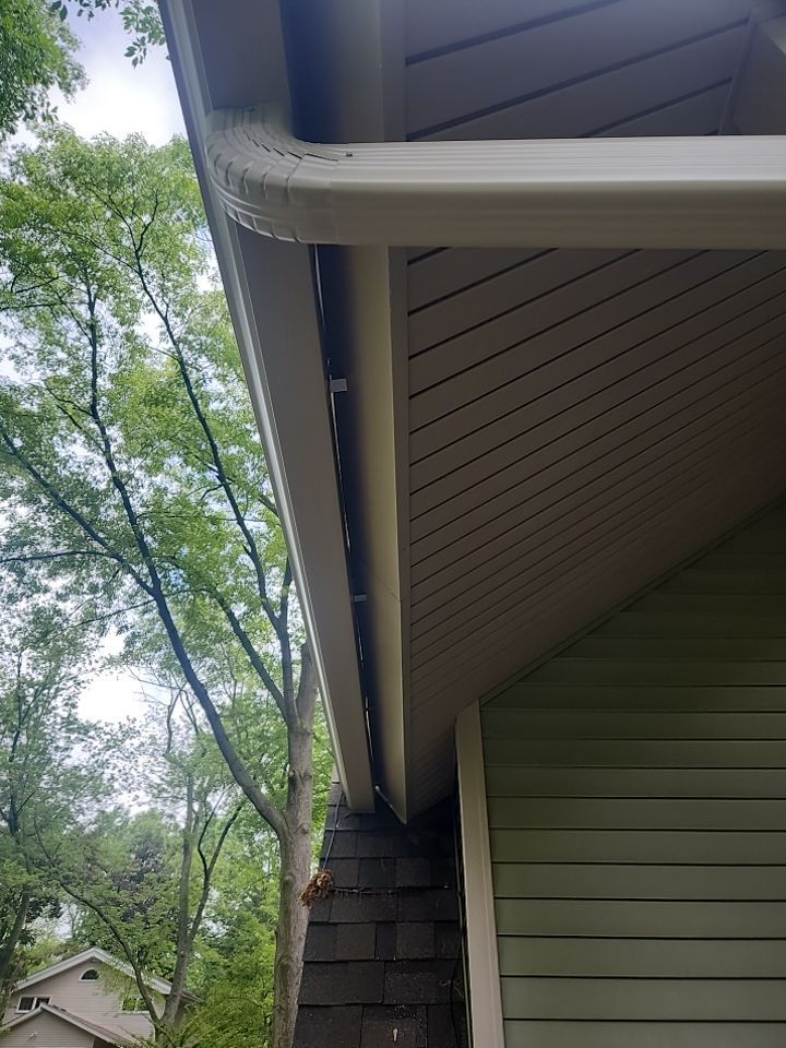 Siding Replacement using CertainTeed Restoration Classis D4 by 180 Contractors