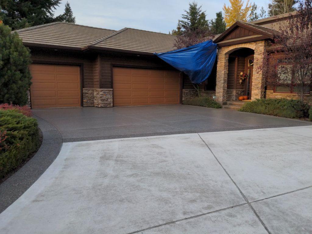 Driveway using Penntek Evolution System and Echo 1/4" Chip by Croc Coatings, LLC