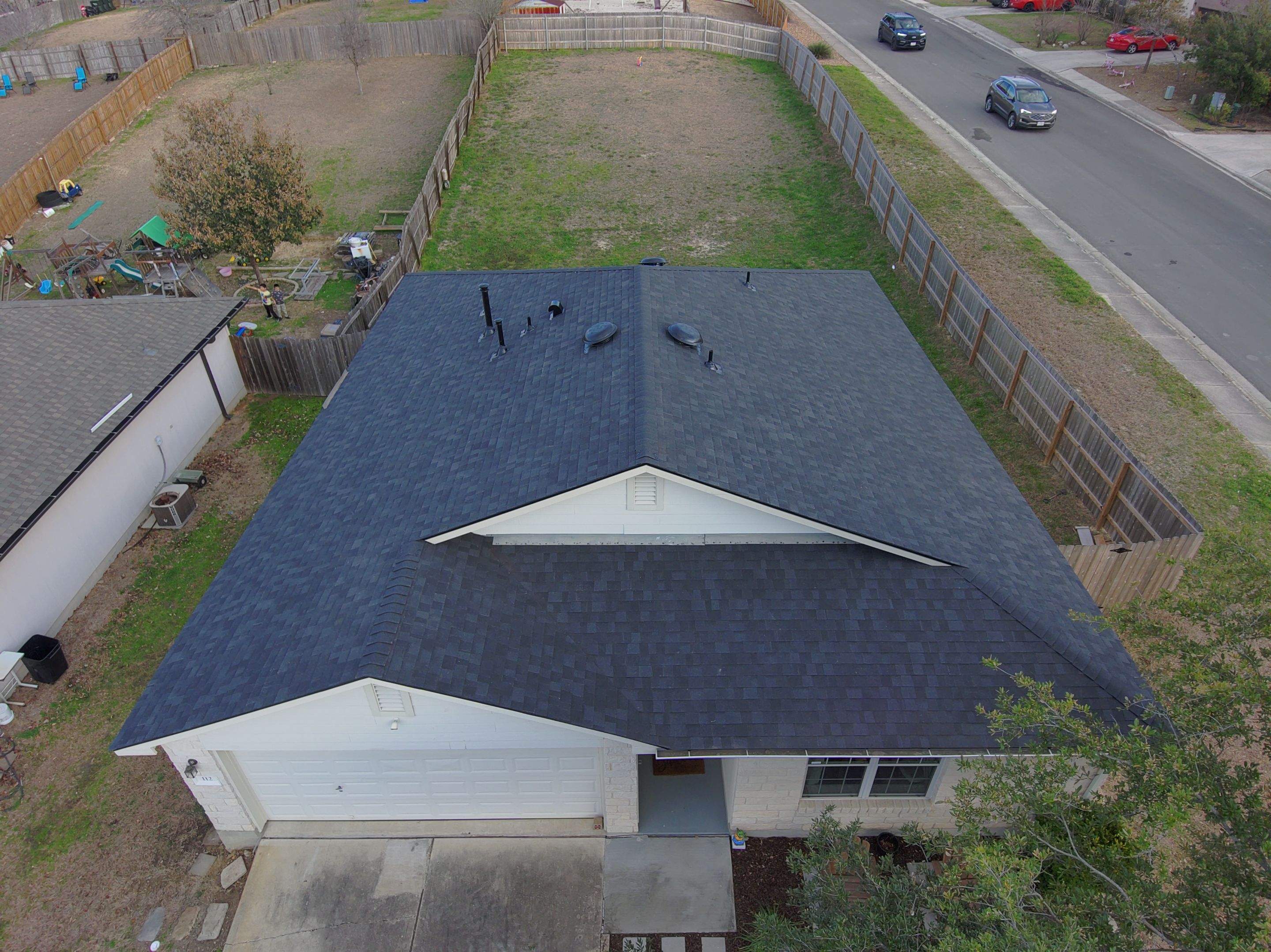 Onyx Black - Owens Corning TruDefinition Duration by RoofsOnly.com