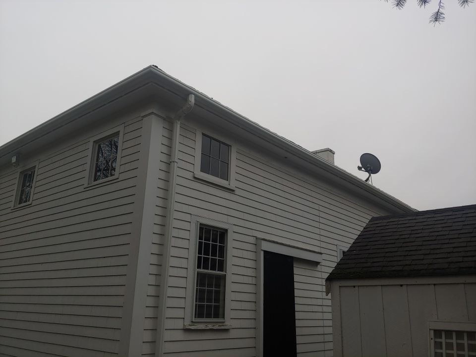 Duxbury, MA Gutter Installation using 4x6 Fiberglass Gutter with Moulding by Gutter Pro Enterprises