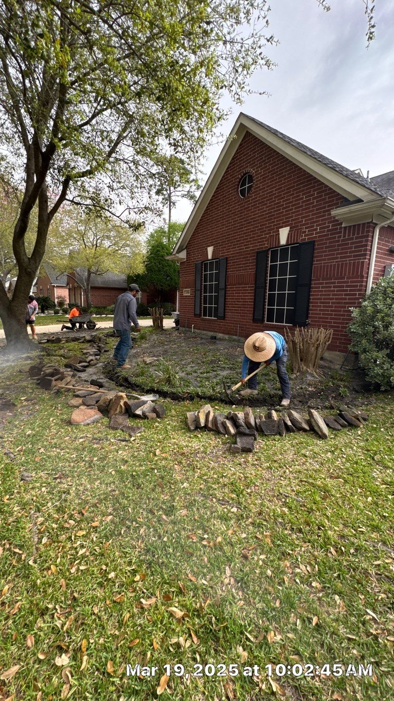 🌿 Mr. Kling – Front Yard Flower Bed Refresh & Backyard Walk Path by Texas Urban Elements